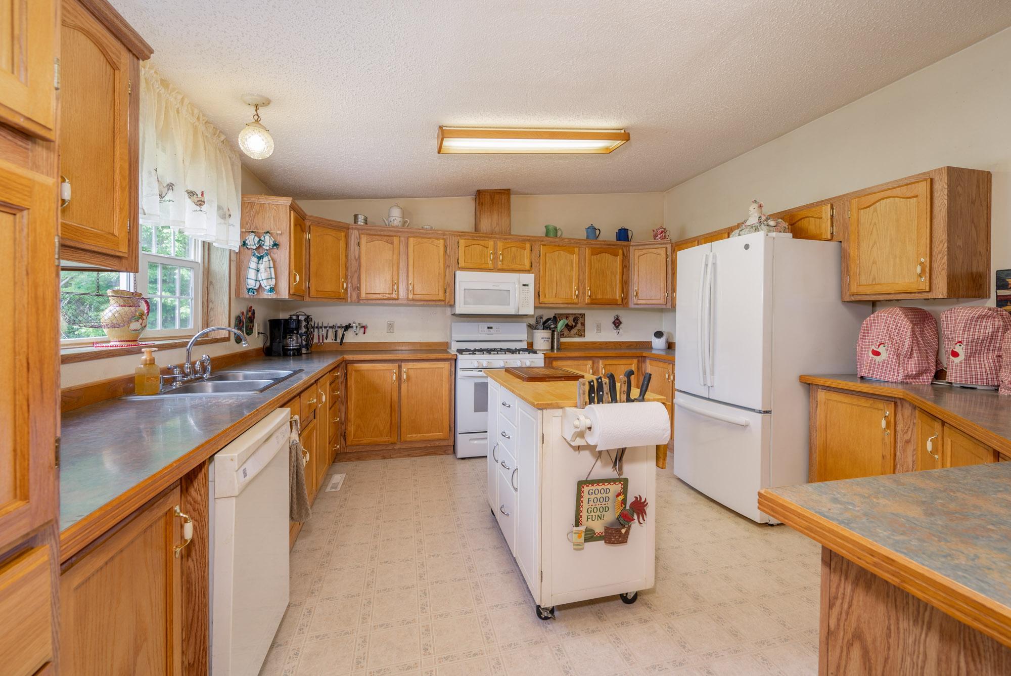 2001 single family home for sale at 27668 Clearwater Road in Grand Rapids, MN — 3 bed, 2 bath (photo 19 of 38)