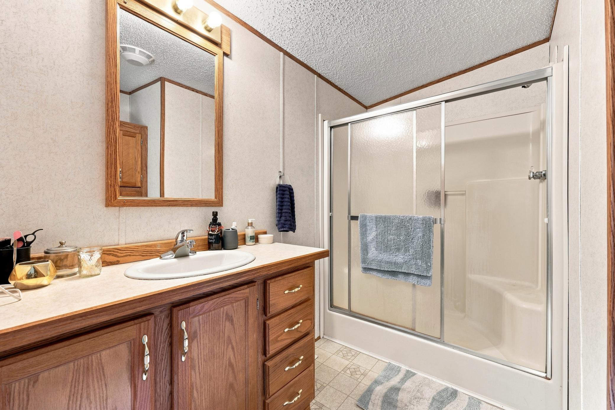 2003 single family home for sale at 25404 Broadway Avenue in Detroit Lakes, MN — 3 bed, 2 bath (photo 15 of 32)