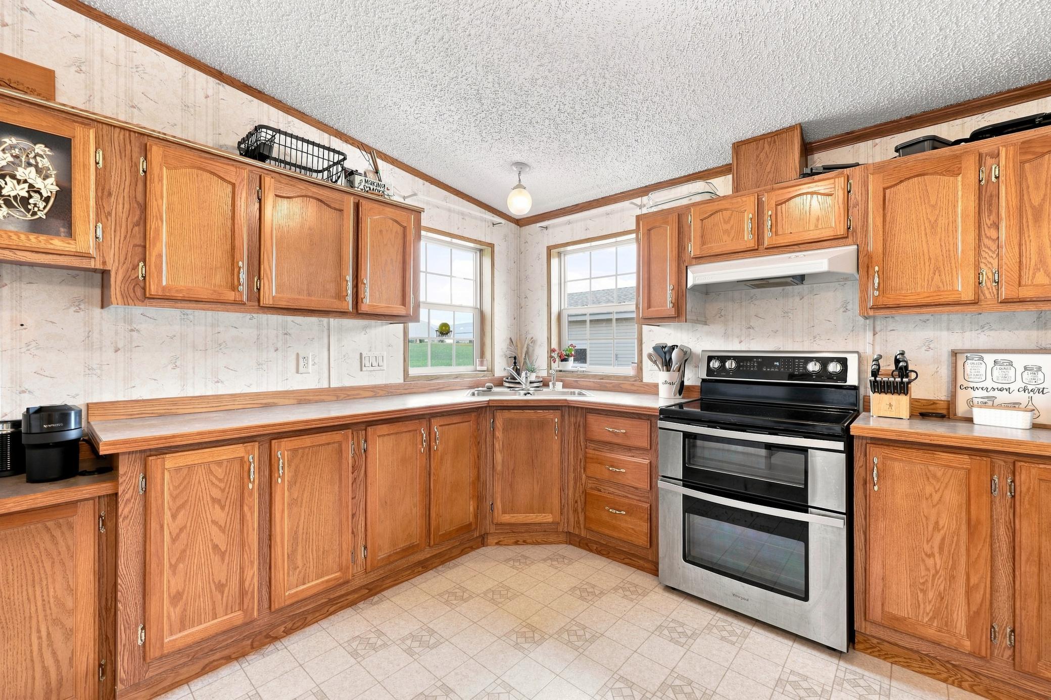 2003 single family home for sale at 25404 Broadway Avenue in Detroit Lakes, MN — 3 bed, 2 bath (photo 5 of 32)