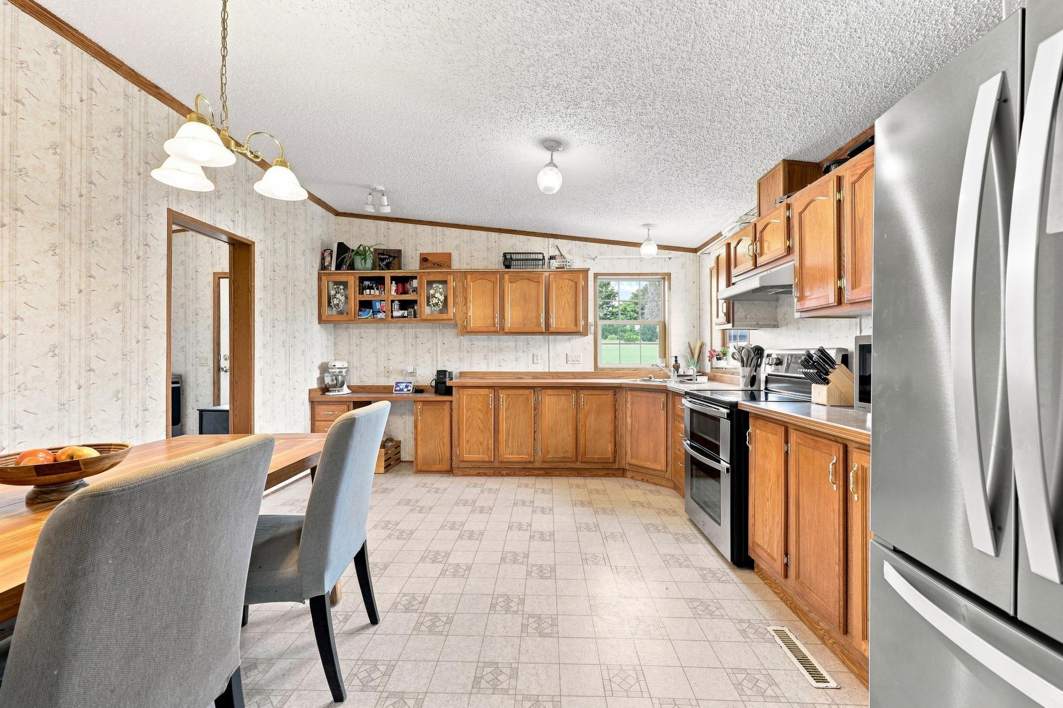 2003 single family home for sale at 25404 Broadway Avenue in Detroit Lakes, MN — 3 bed, 2 bath (photo 6 of 32)