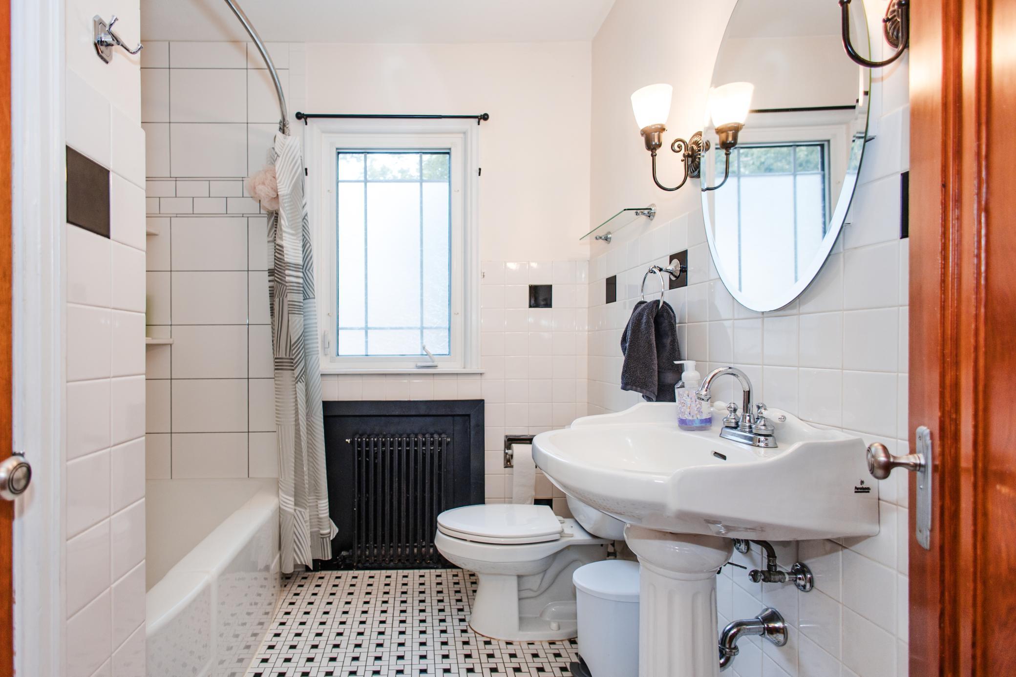 1938 single family home for sale at 1101 Summit Avenue in Detroit Lakes, MN — 4 bed, 3 bath (photo 22 of 74)