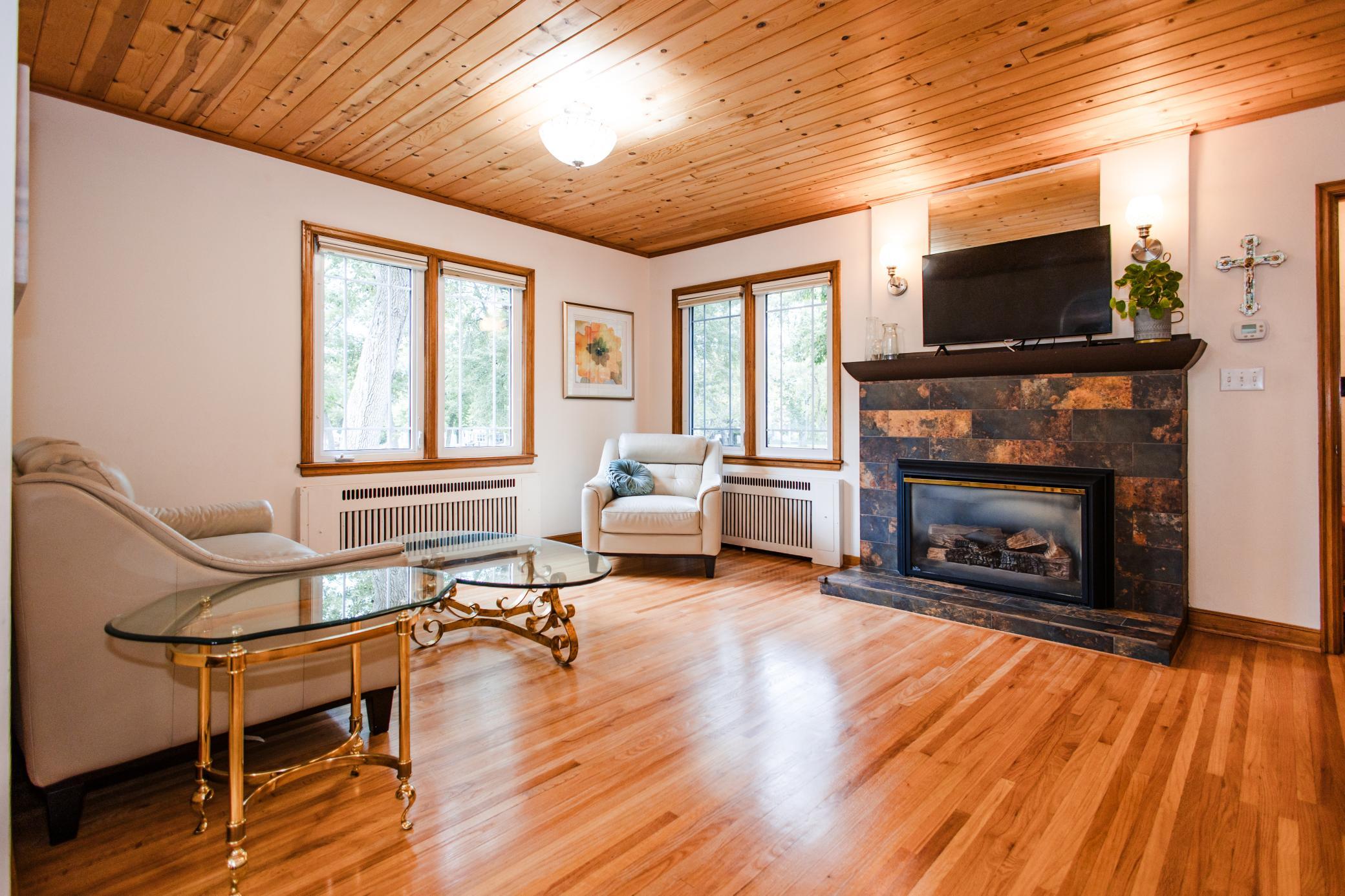 1938 single family home for sale at 1101 Summit Avenue in Detroit Lakes, MN — 4 bed, 3 bath (photo 6 of 74)