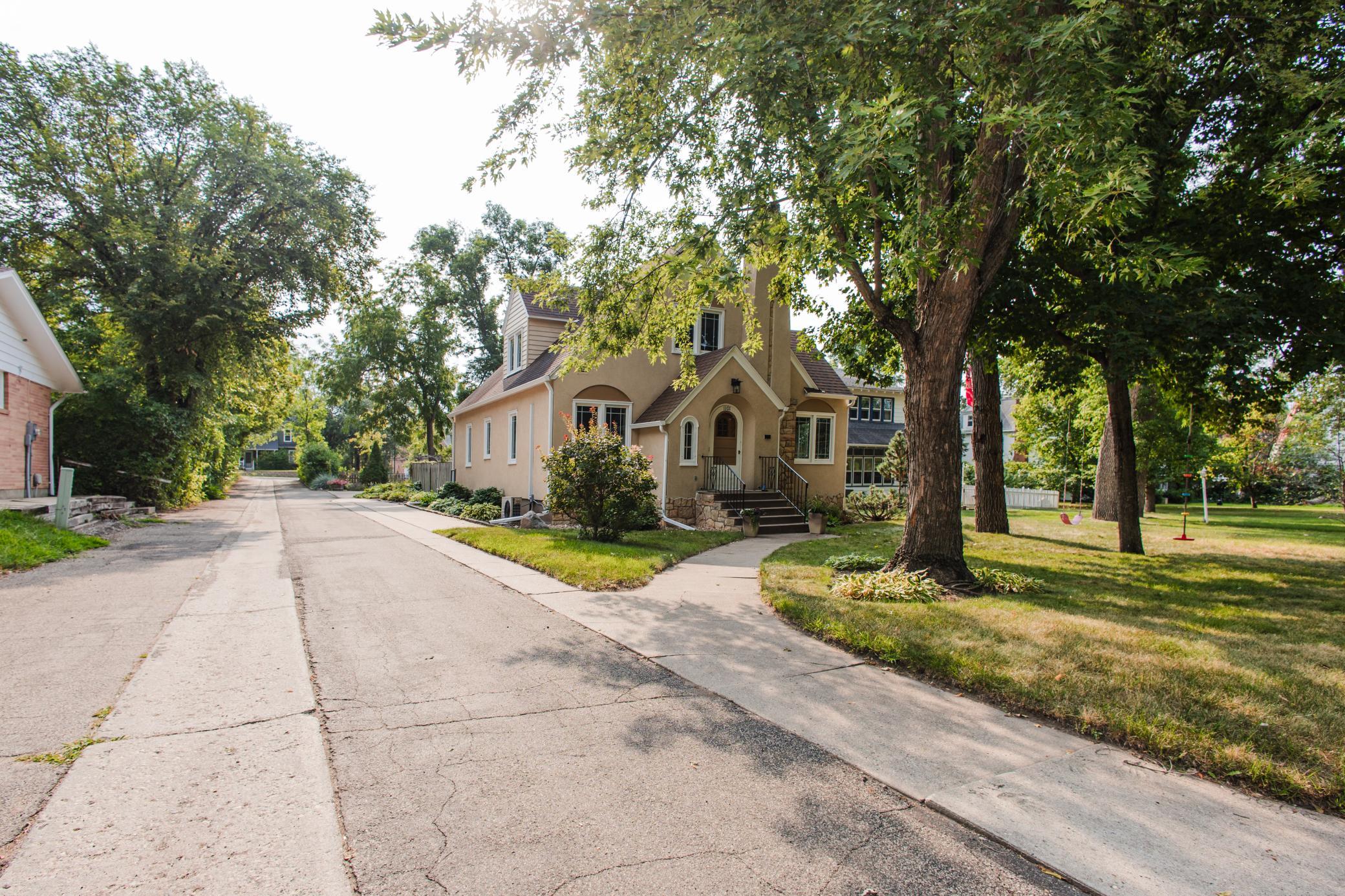 1938 single family home for sale at 1101 Summit Avenue in Detroit Lakes, MN — 4 bed, 3 bath (photo 55 of 74)