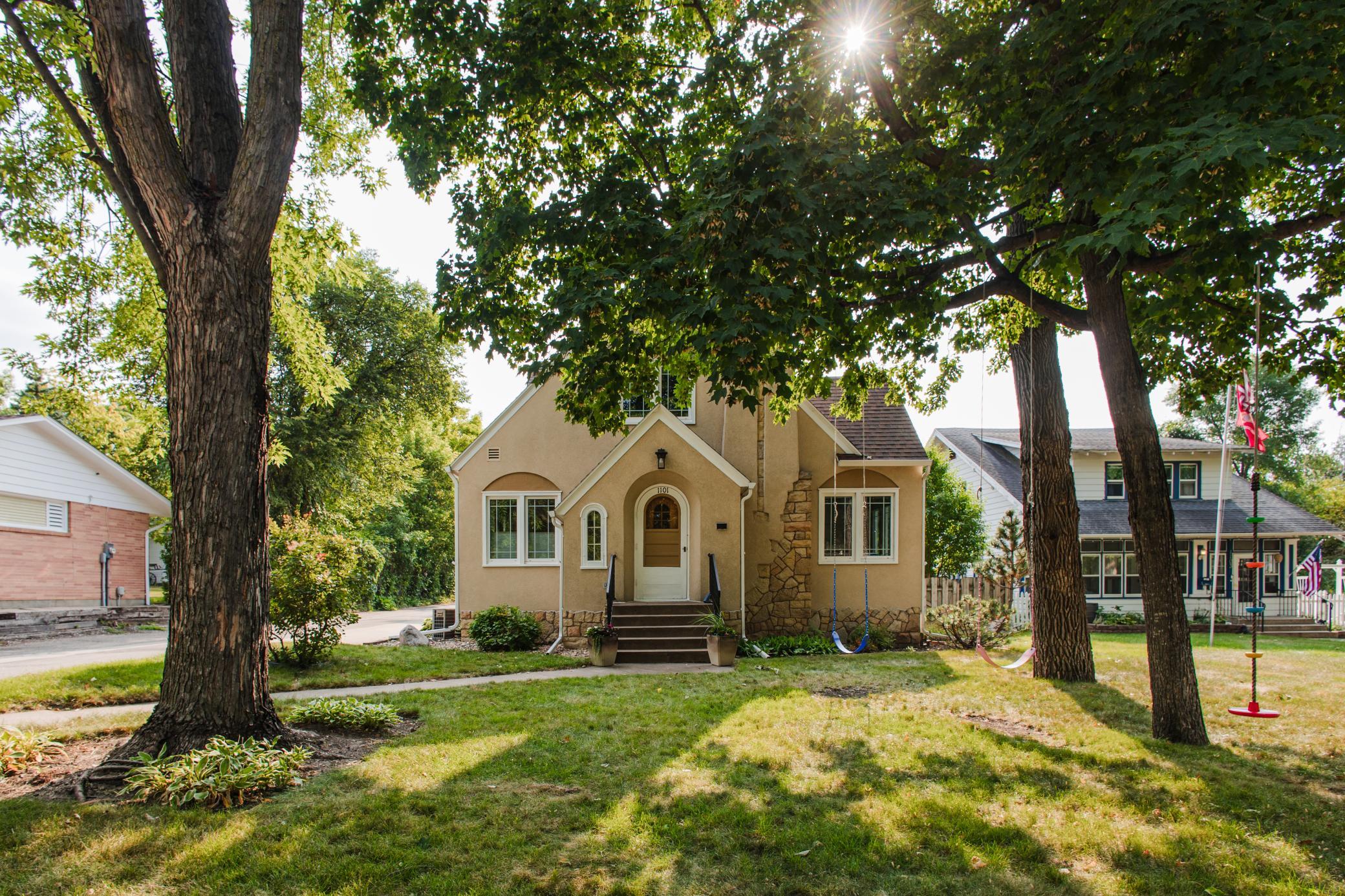1938 single family home for sale at 1101 Summit Avenue in Detroit Lakes, MN — 4 bed, 3 bath (photo 57 of 74)