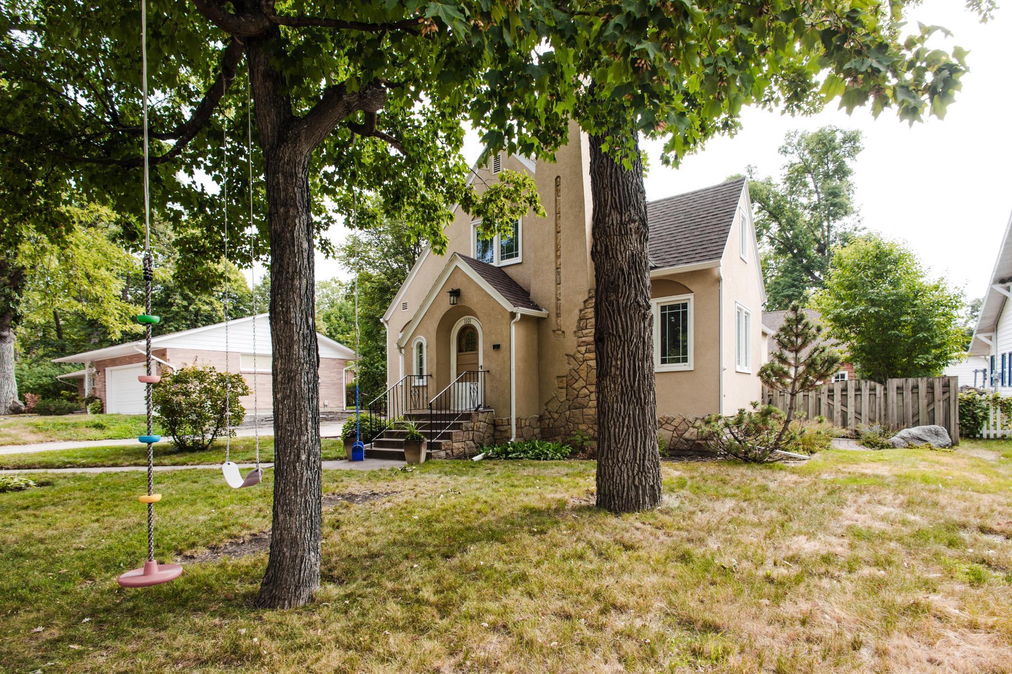 1938 single family home for sale at 1101 Summit Avenue in Detroit Lakes, MN — 4 bed, 3 bath (photo 58 of 74)