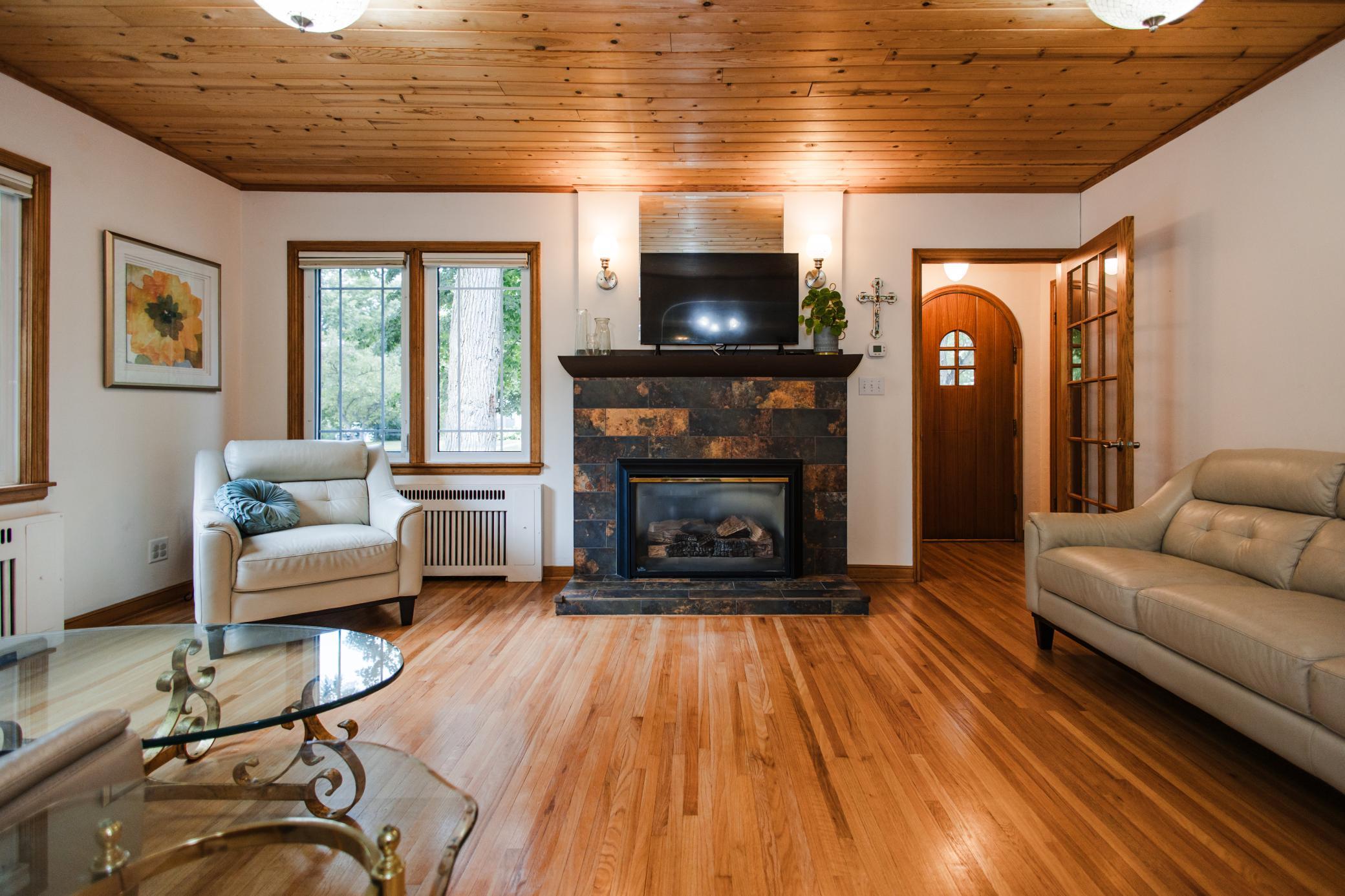 1938 single family home for sale at 1101 Summit Avenue in Detroit Lakes, MN — 4 bed, 3 bath (photo 7 of 74)