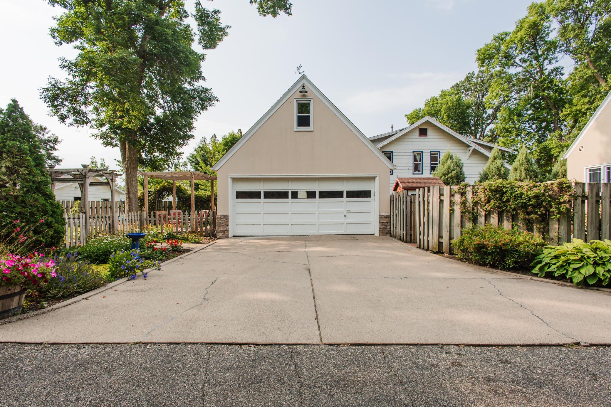 1938 single family home for sale at 1101 Summit Avenue in Detroit Lakes, MN — 4 bed, 3 bath (photo 65 of 74)