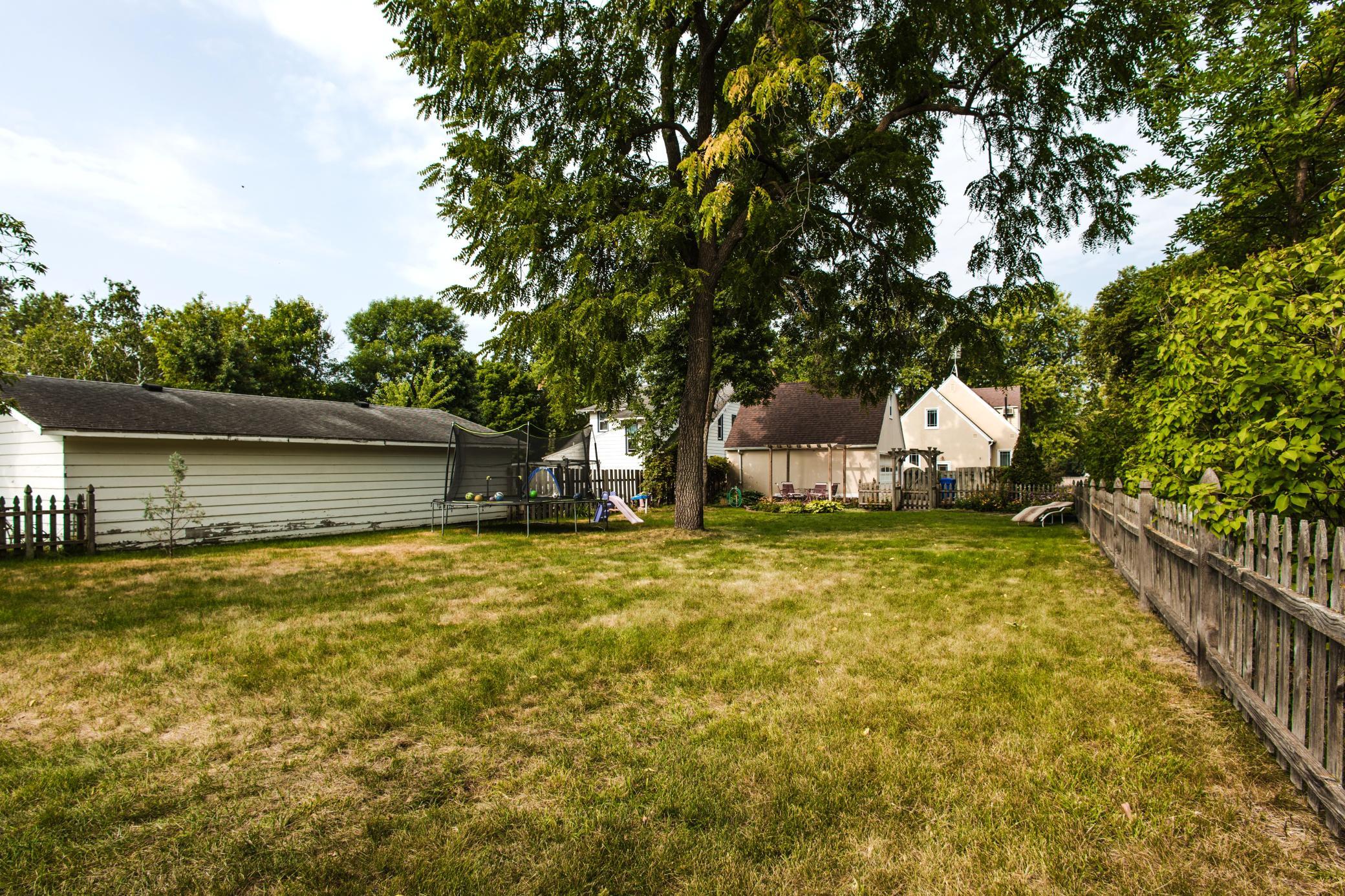 1938 single family home for sale at 1101 Summit Avenue in Detroit Lakes, MN — 4 bed, 3 bath (photo 69 of 74)