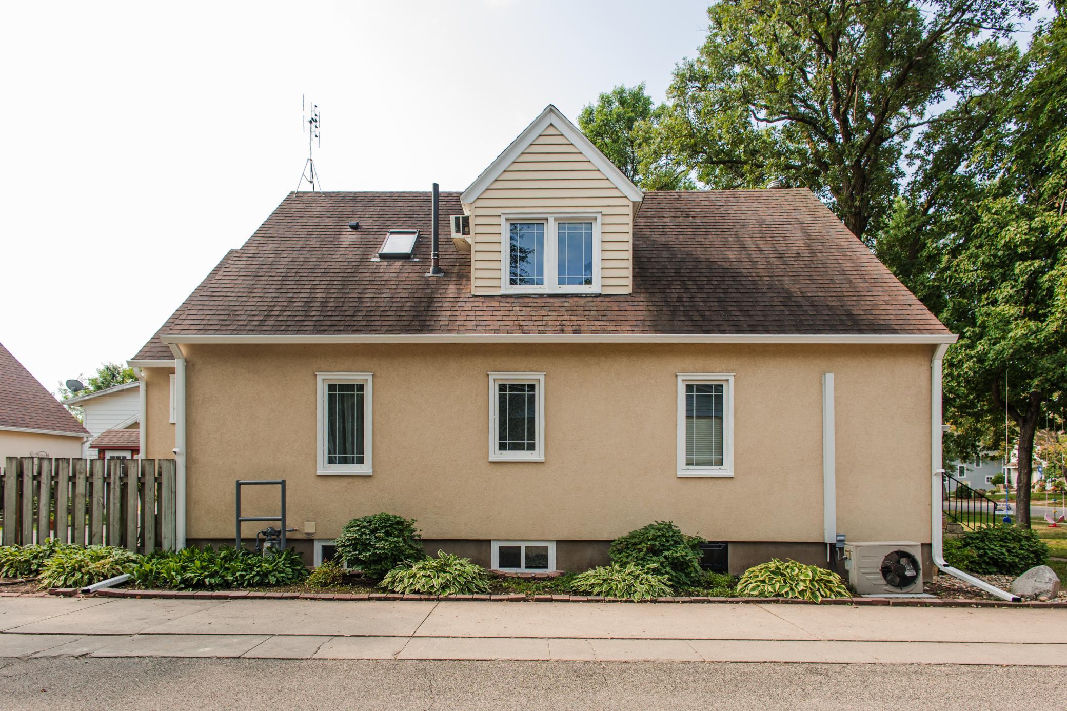 1938 single family home for sale at 1101 Summit Avenue in Detroit Lakes, MN — 4 bed, 3 bath (photo 71 of 74)