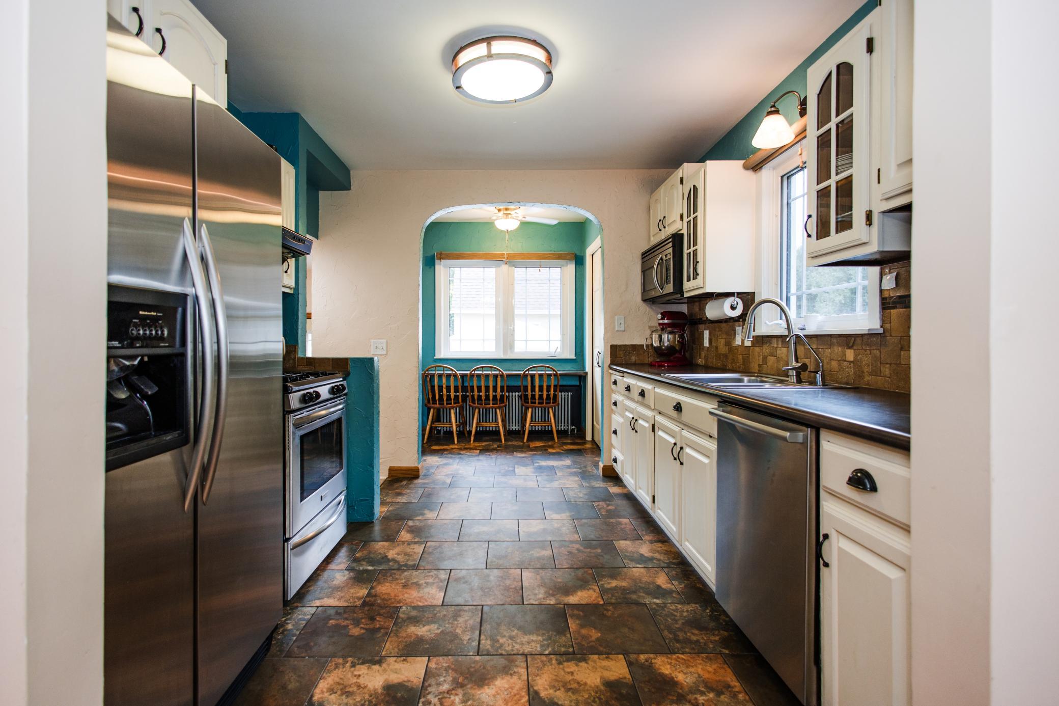 1938 single family home for sale at 1101 Summit Avenue in Detroit Lakes, MN — 4 bed, 3 bath (photo 10 of 86)