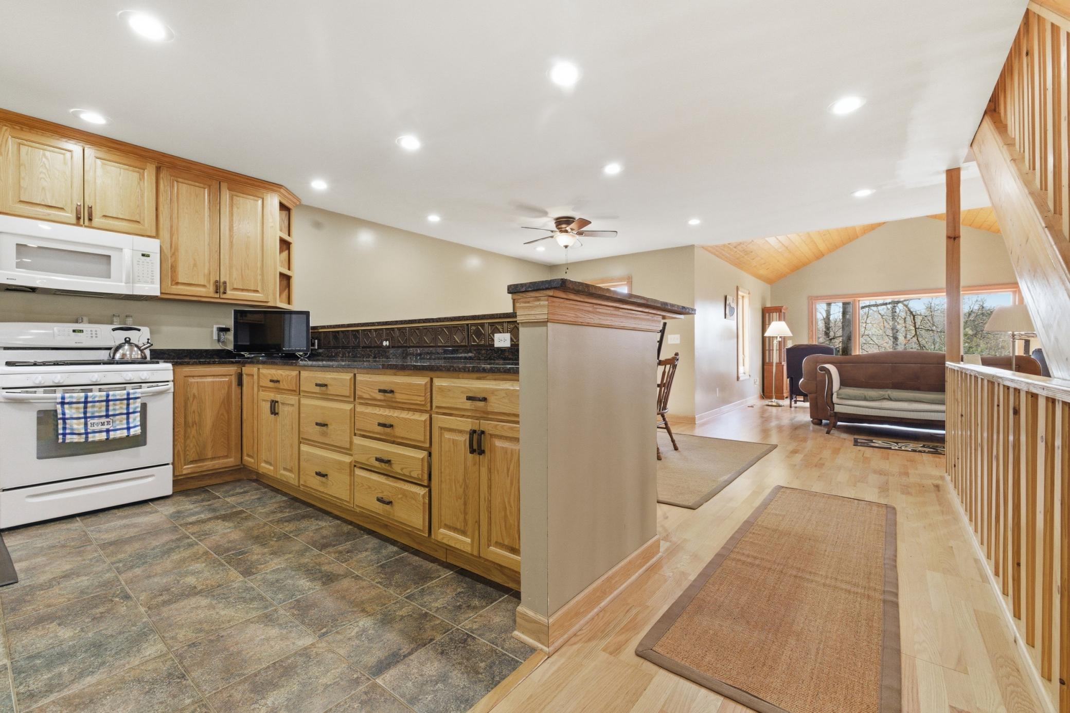 2000 single family home for sale at 40372 Little Pine River Road in Emily, MN — 3 bed, 3 bath (photo 11 of 56)