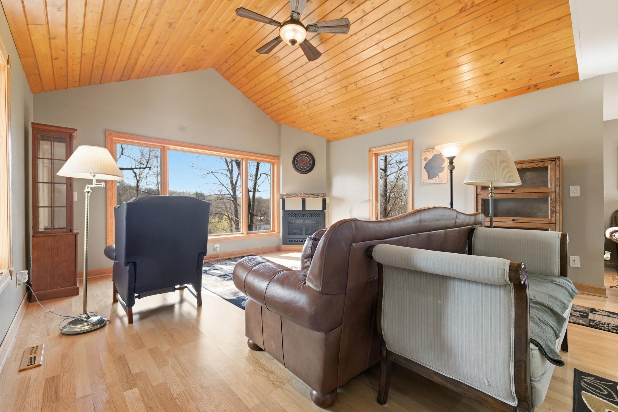 2000 single family home for sale at 40372 Little Pine River Road in Emily, MN — 3 bed, 3 bath (photo 7 of 56)