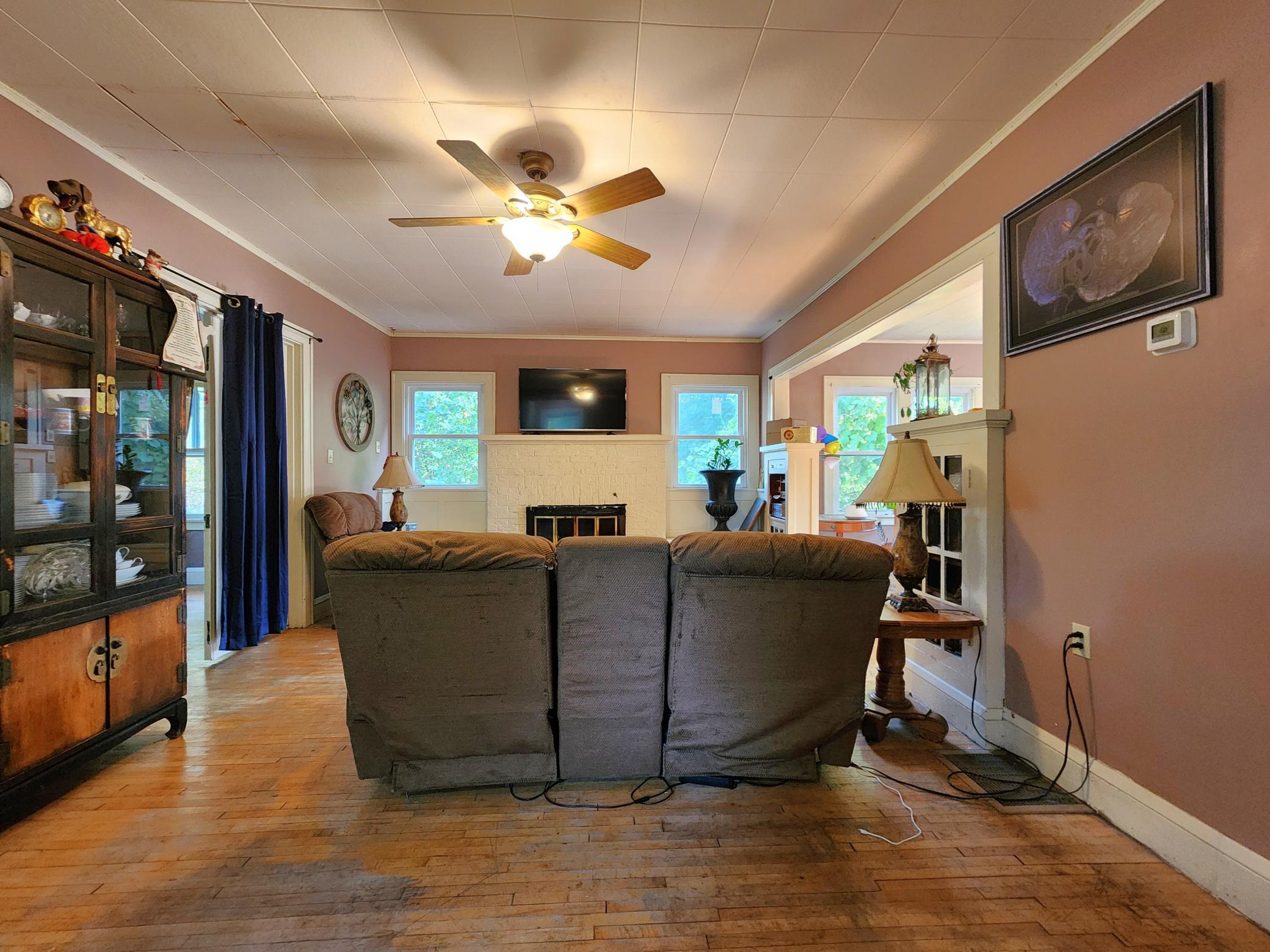 1917 single family home for sale at 319 5th Street NE in Staples, MN — 5 bed, 2 bath (photo 12 of 26)