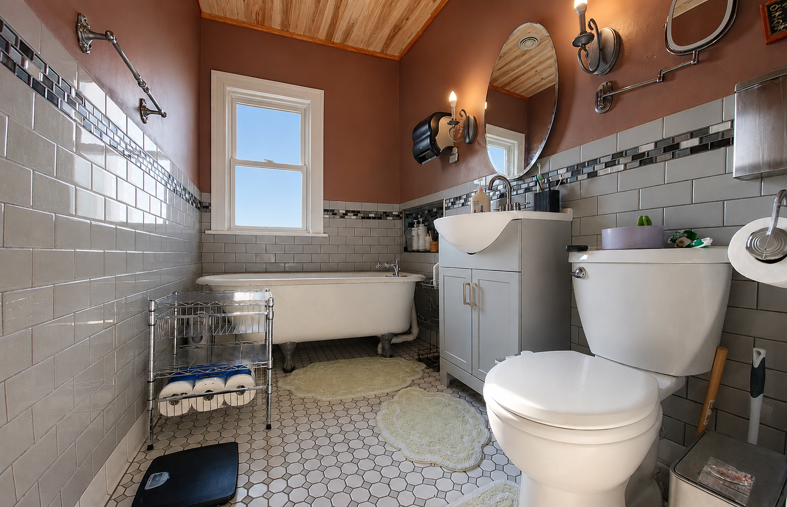 1917 single family home for sale at 319 5th Street NE in Staples, MN — 5 bed, 2 bath (photo 14 of 26)