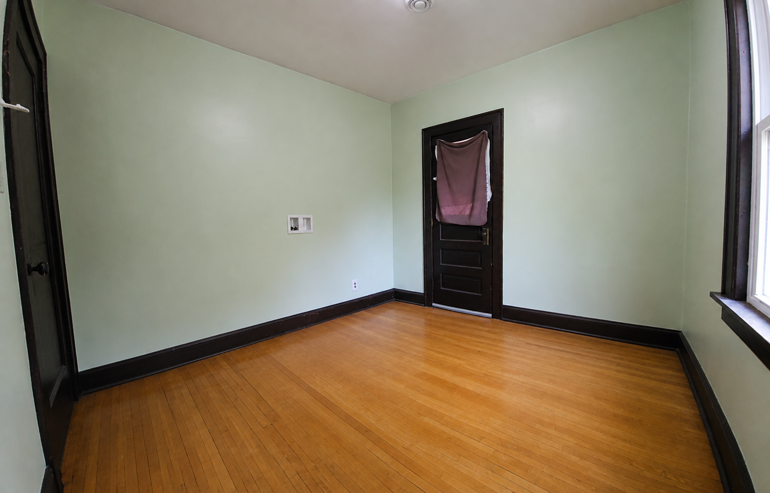 1917 single family home for sale at 319 5th Street NE in Staples, MN — 5 bed, 2 bath (photo 19 of 26)