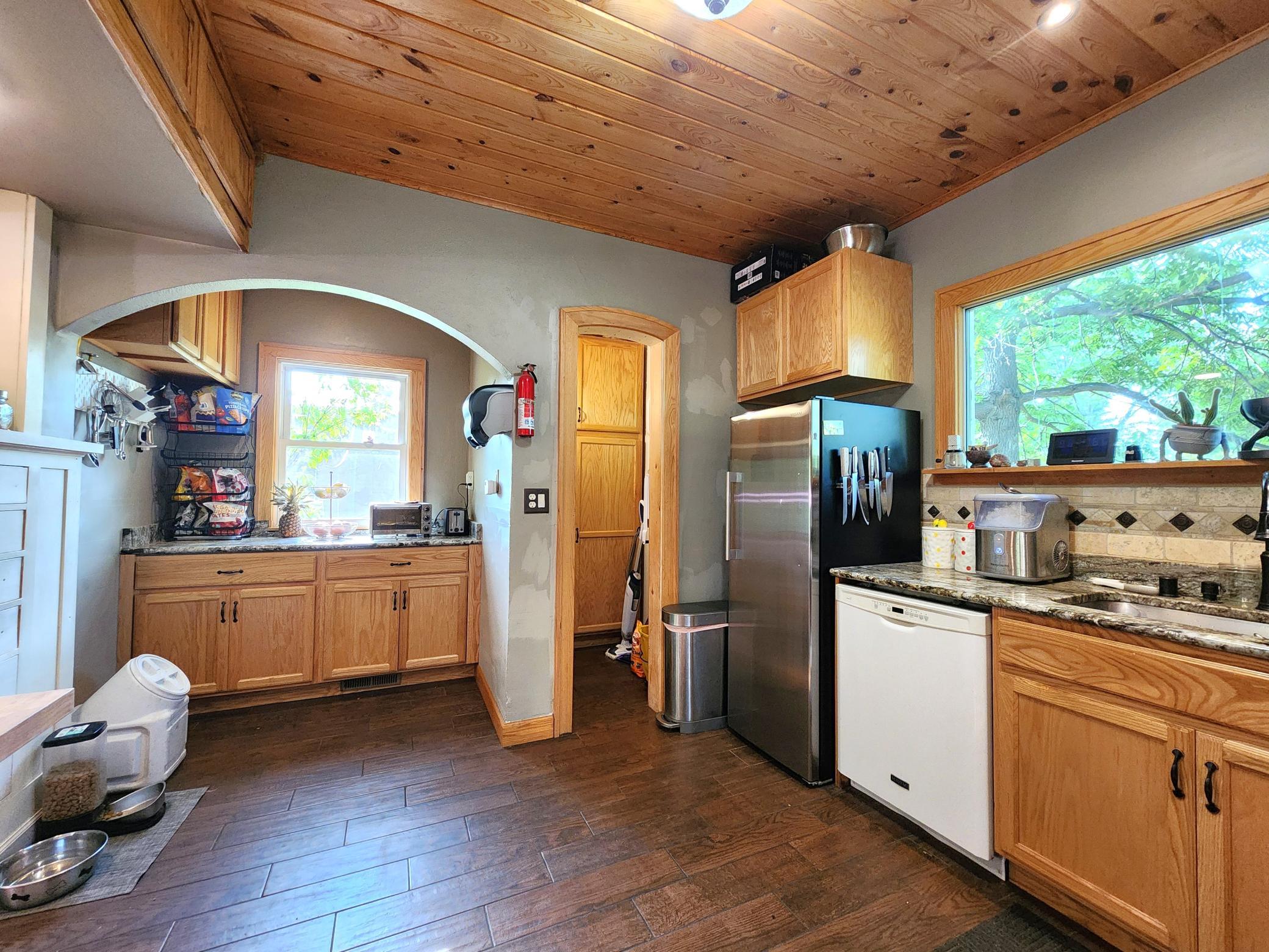1917 single family home for sale at 319 5th Street NE in Staples, MN — 5 bed, 2 bath (photo 7 of 26)