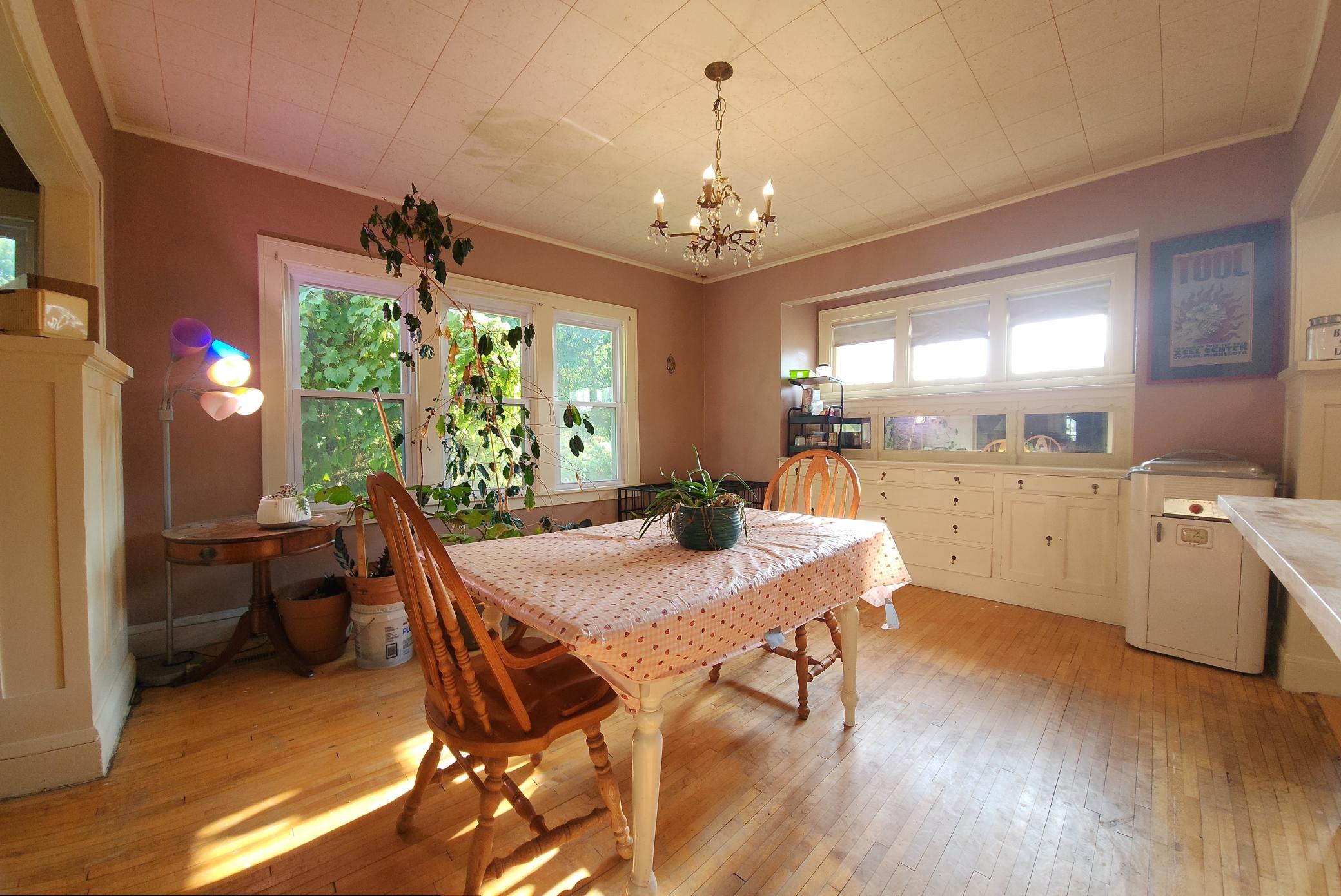 1917 single family home for sale at 319 5th Street NE in Staples, MN — 5 bed, 2 bath (photo 8 of 26)
