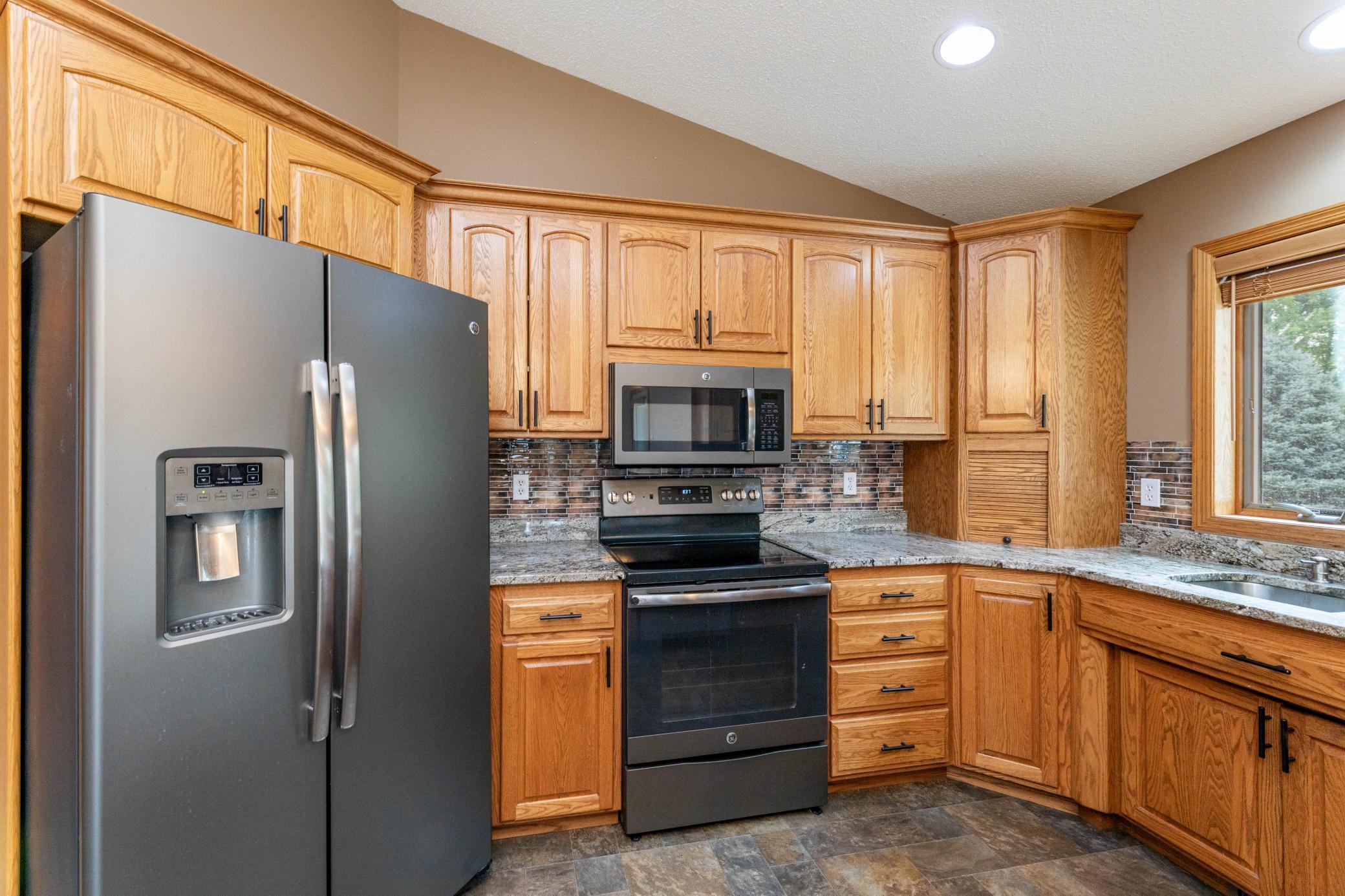 3323 Parkview Lane S, Fargo ND 58103 - Photo 18 of 50