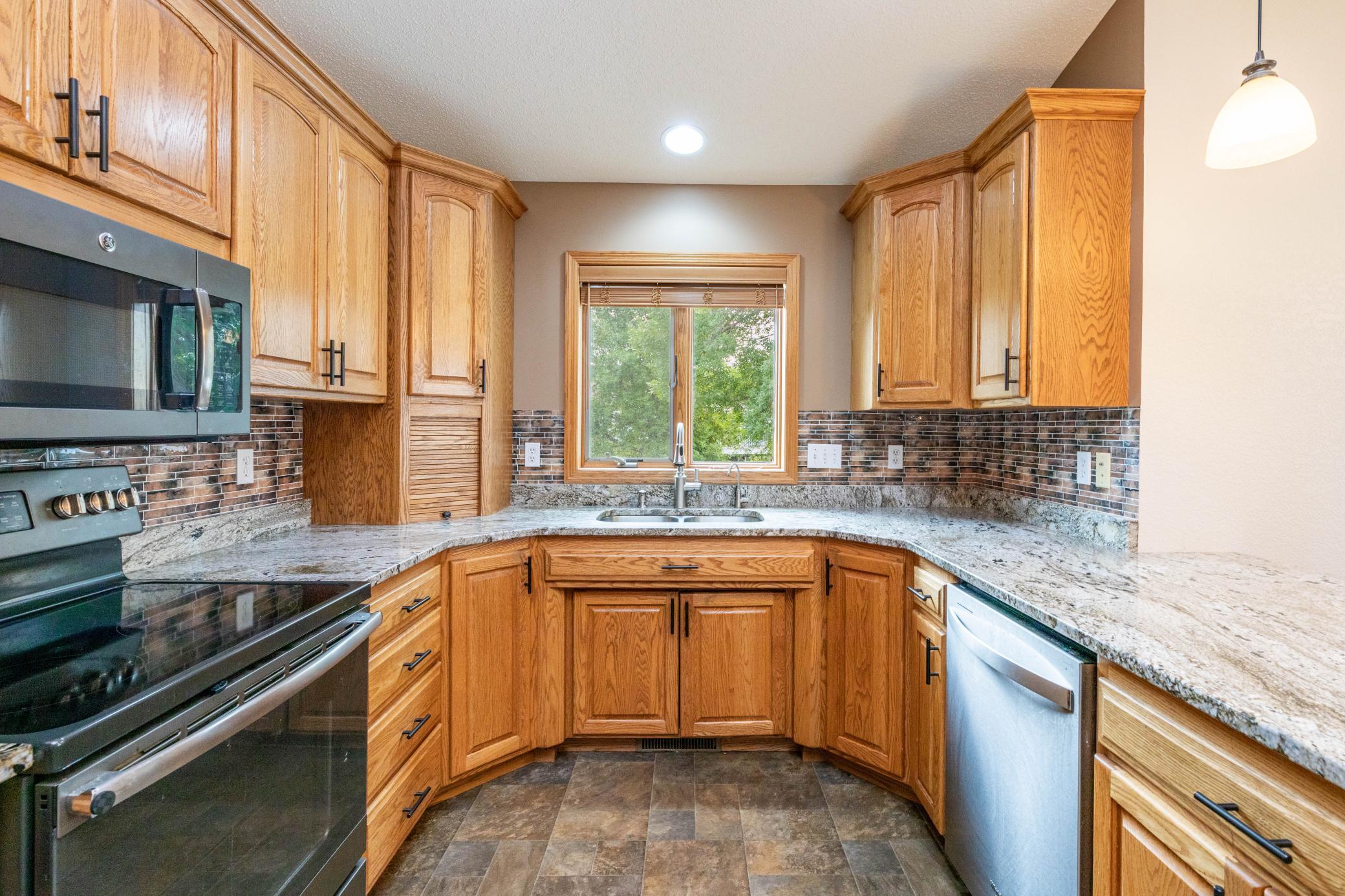 3323 Parkview Lane S, Fargo ND 58103 - Photo 19 of 50