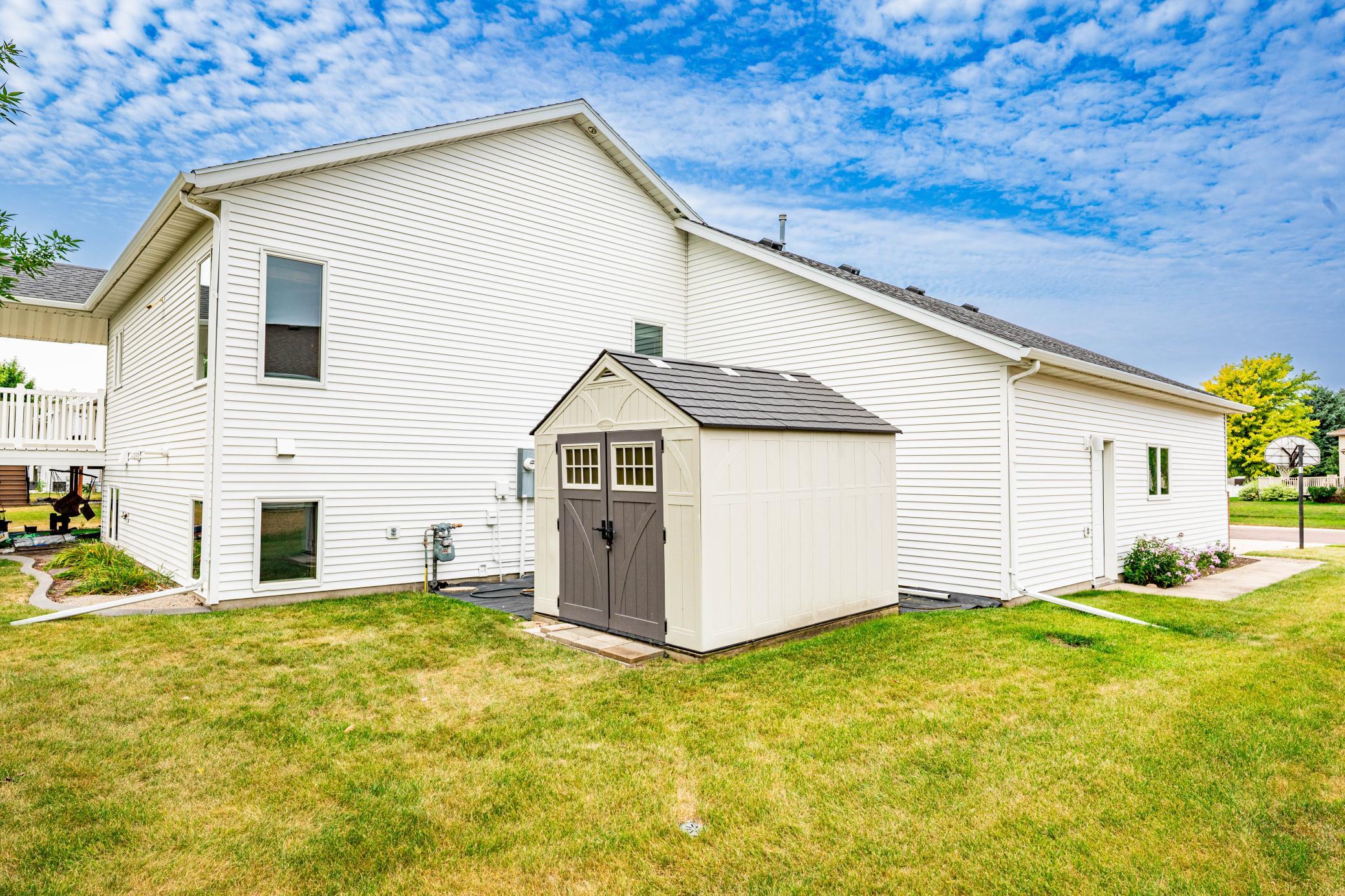 3323 Parkview Lane S, Fargo ND 58103 - Photo 3 of 50