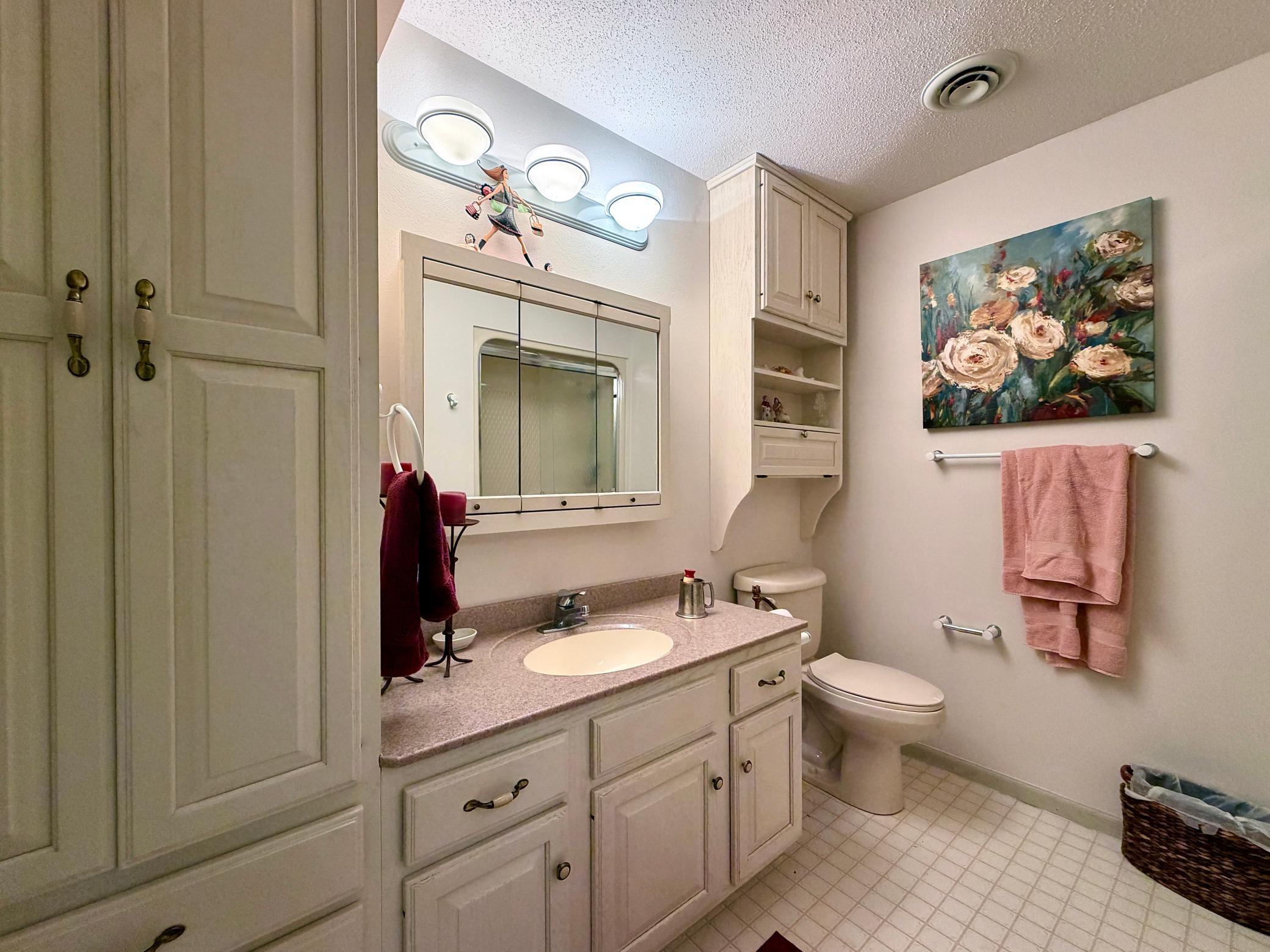 1993 twin home for sale at 511 Irving Beach Drive SW in Bemidji, MN — 3 bed, 3 bath (photo 2 of 35)