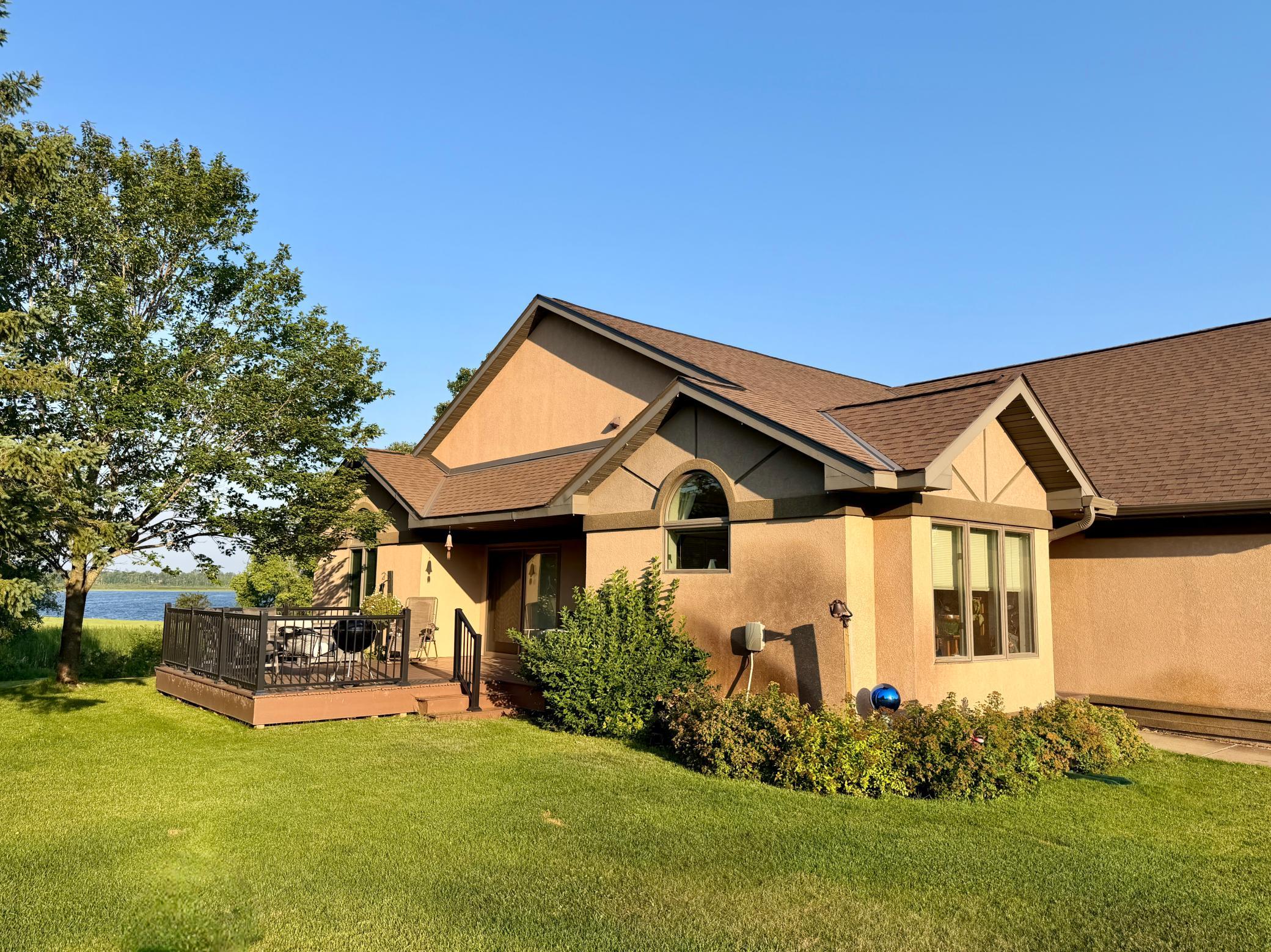 1993 twin home for sale at 511 Irving Beach Drive SW in Bemidji, MN — 3 bed, 3 bath (photo 11 of 35)
