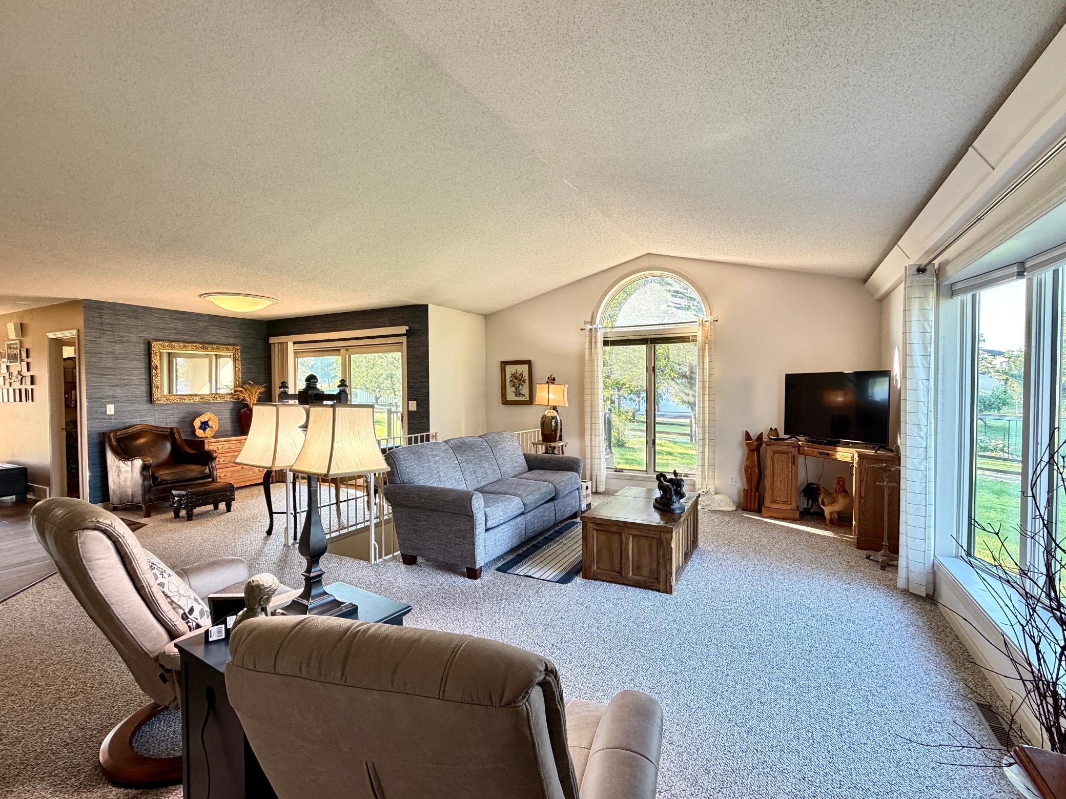 1993 twin home for sale at 511 Irving Beach Drive SW in Bemidji, MN — 3 bed, 3 bath (photo 16 of 35)