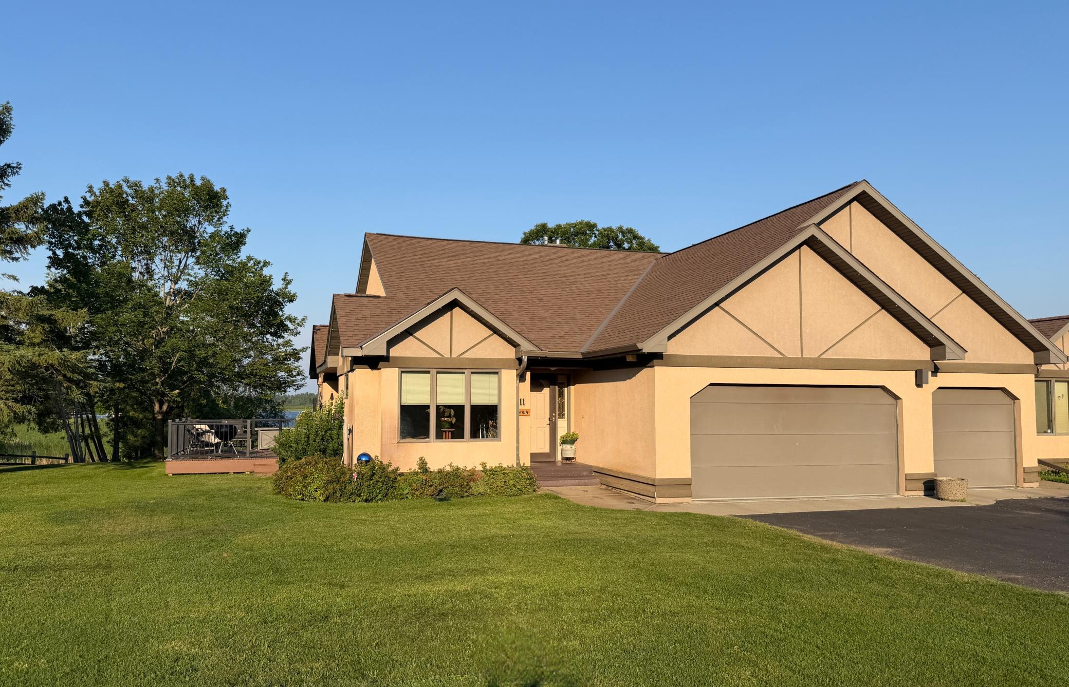 1993 twin home for sale at 511 Irving Beach Drive SW in Bemidji, MN — 3 bed, 3 bath (photo 3 of 35)