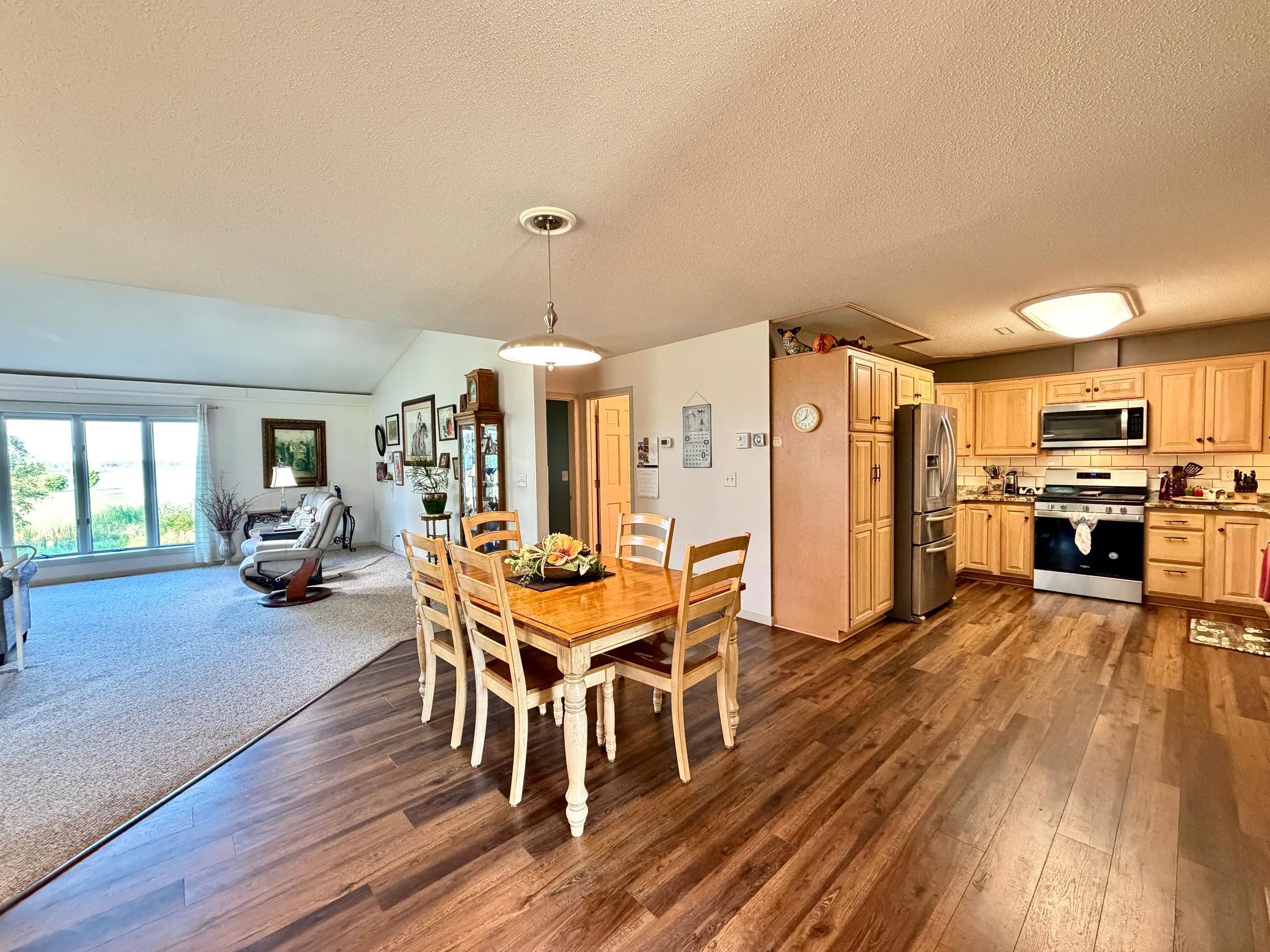 1993 twin home for sale at 511 Irving Beach Drive SW in Bemidji, MN — 3 bed, 3 bath (photo 25 of 35)