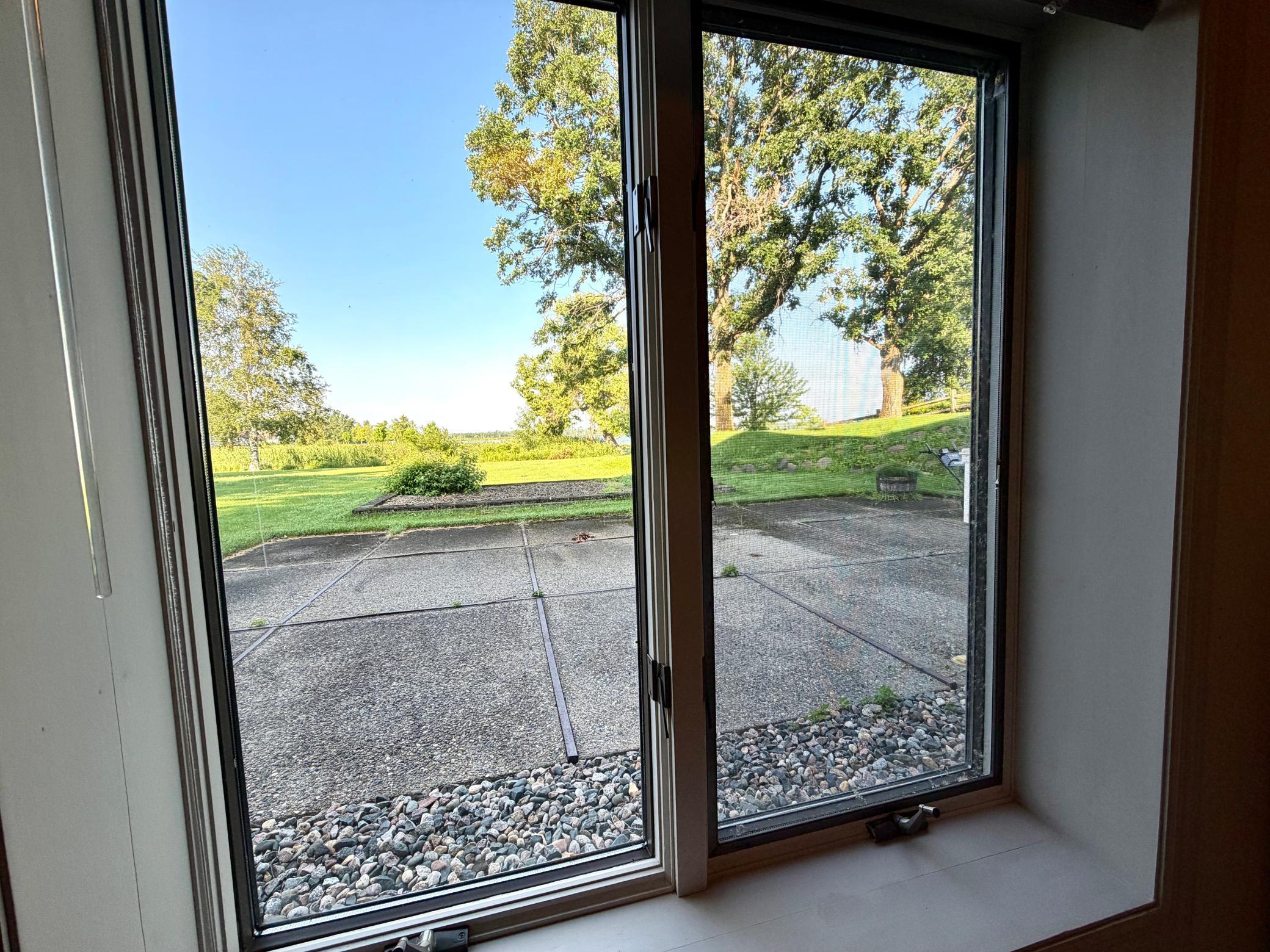 1993 twin home for sale at 511 Irving Beach Drive SW in Bemidji, MN — 3 bed, 3 bath (photo 33 of 35)