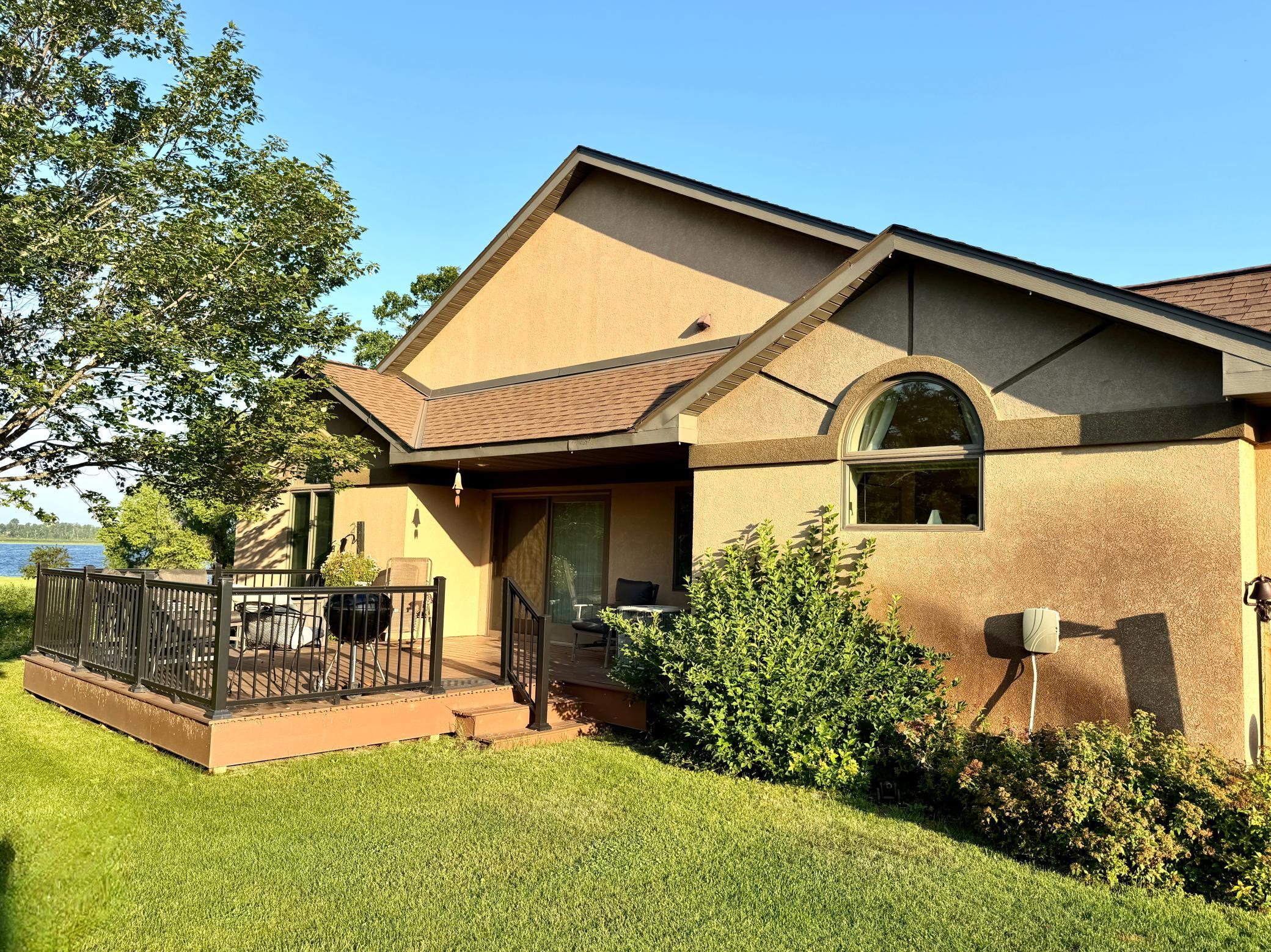 1993 twin home for sale at 511 Irving Beach Drive SW in Bemidji, MN — 3 bed, 3 bath (photo 7 of 35)