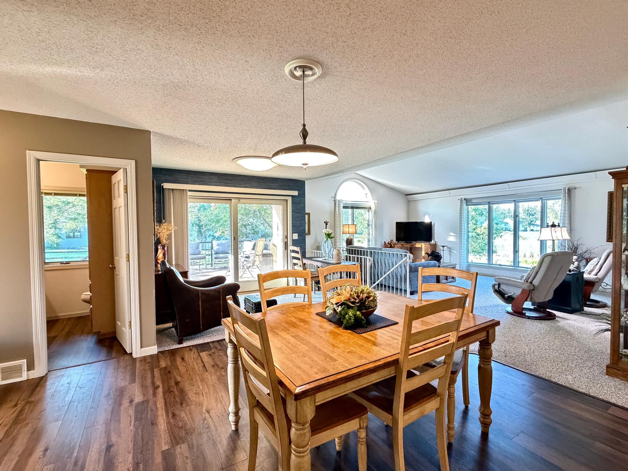 1993 twin home for sale at 511 Irving Beach Drive SW in Bemidji, MN — 3 bed, 3 bath (photo 8 of 35)
