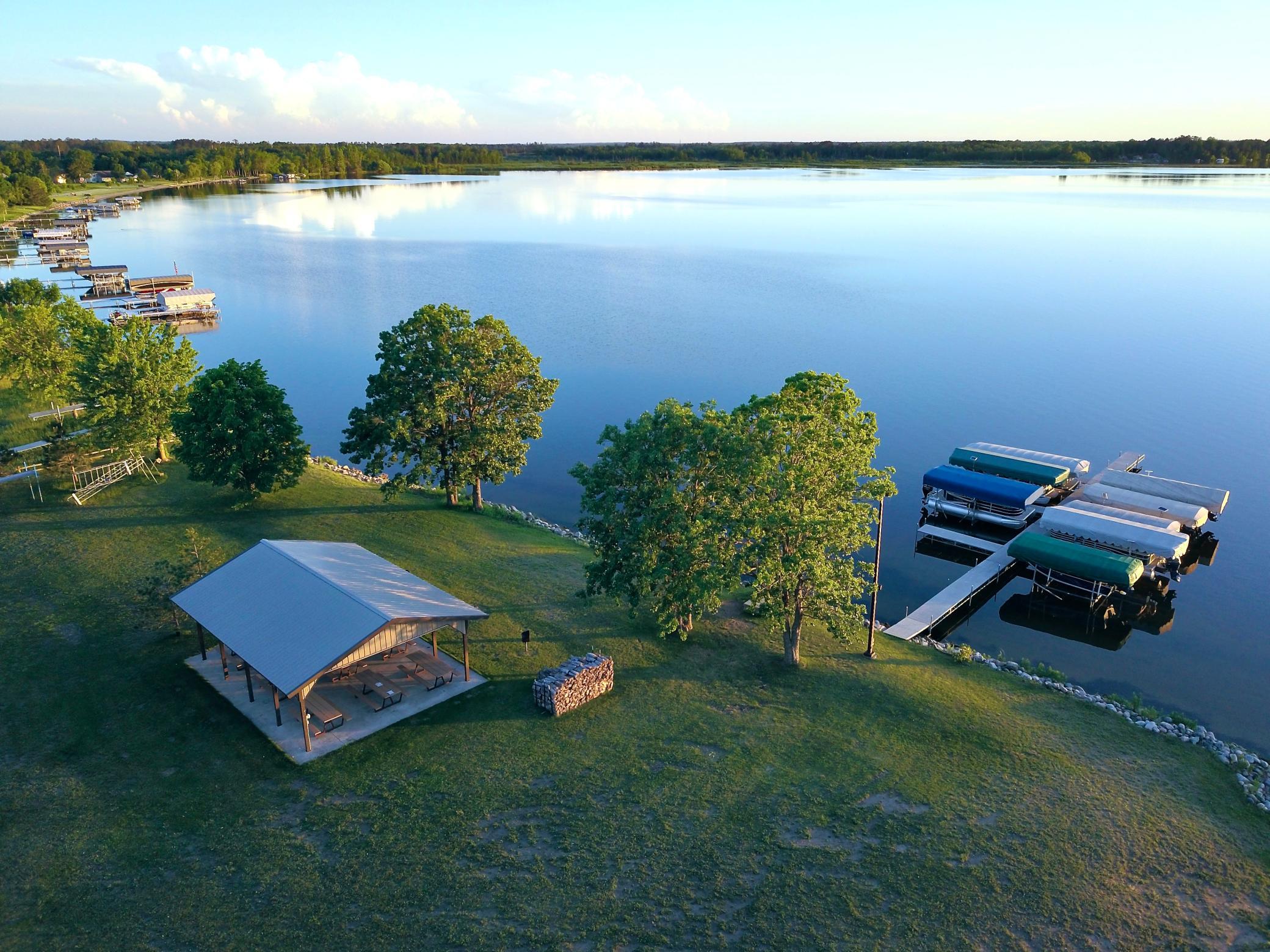 1993 twin home for sale at 511 Irving Beach Drive SW in Bemidji, MN — 3 bed, 3 bath (photo 38 of 41)