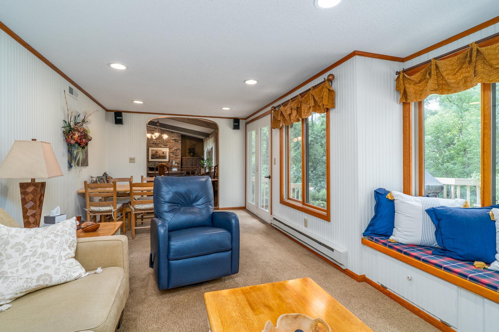 1976 single family home for sale at 920 Groveland Avenue in Crookston, MN — 4 bed, 3 bath (photo 13 of 48)