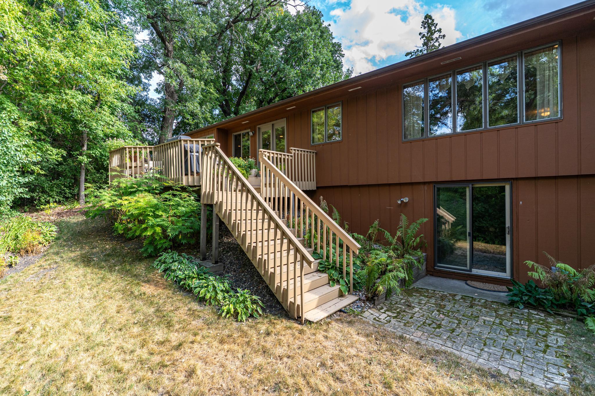 1976 single family home for sale at 920 Groveland Avenue in Crookston, MN — 4 bed, 3 bath (photo 40 of 48)