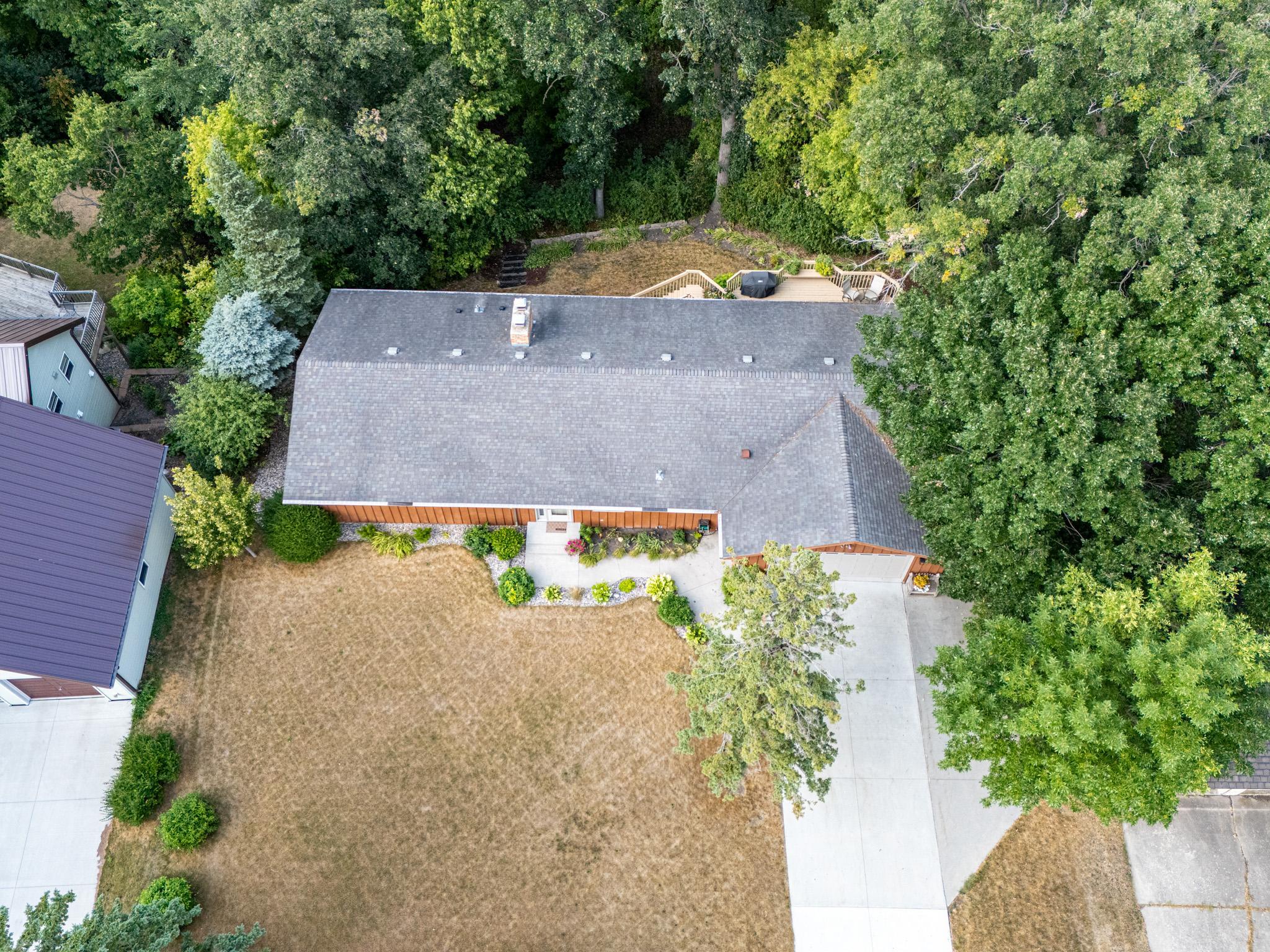 1976 single family home for sale at 920 Groveland Avenue in Crookston, MN — 4 bed, 3 bath (photo 41 of 48)