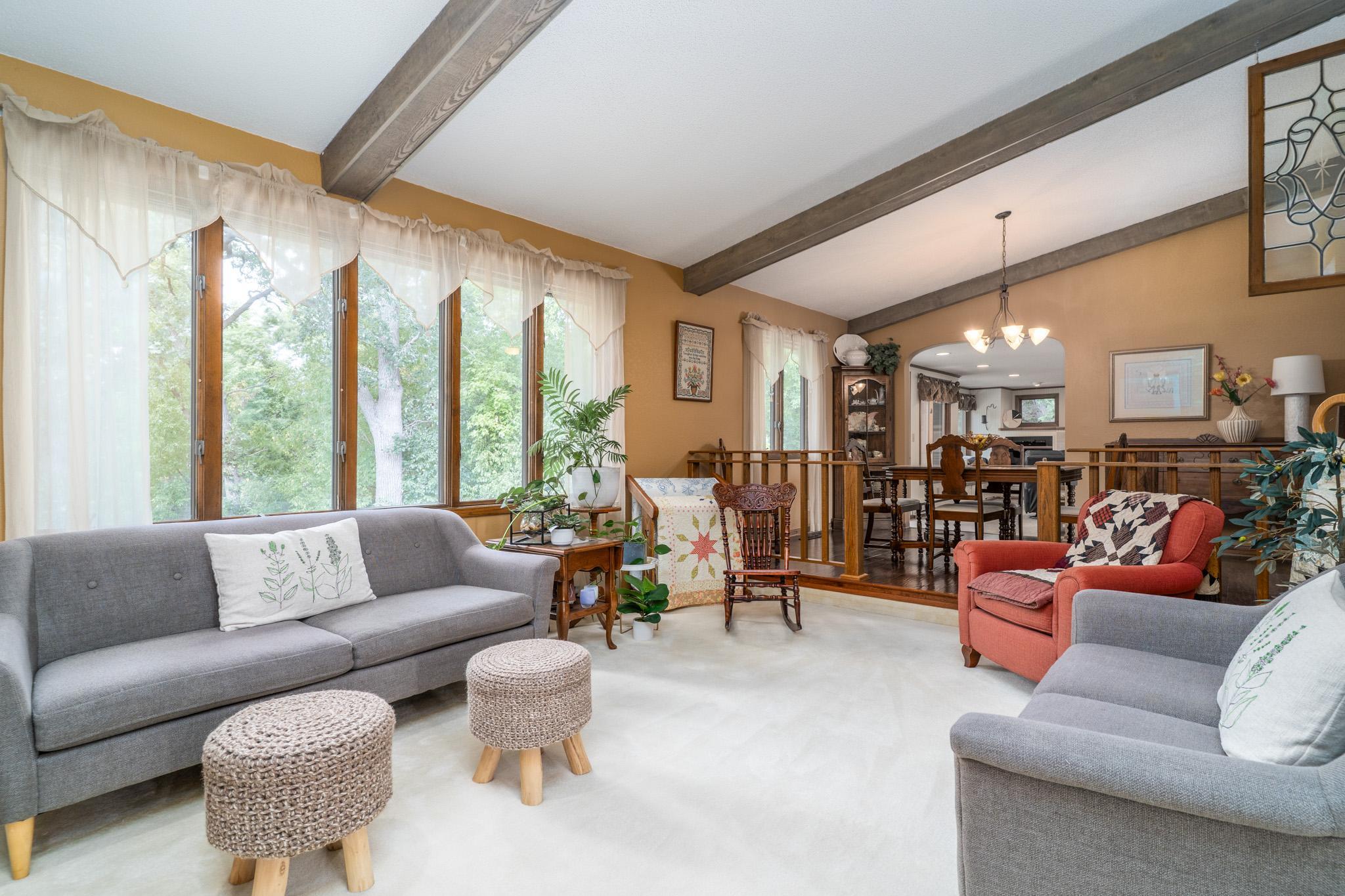 1976 single family home for sale at 920 Groveland Avenue in Crookston, MN — 4 bed, 3 bath (photo 8 of 48)