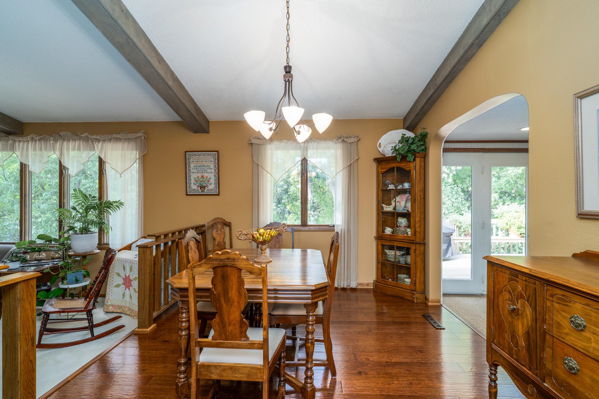 1976 single family home for sale at 920 Groveland Avenue in Crookston, MN — 4 bed, 3 bath (photo 10 of 48)