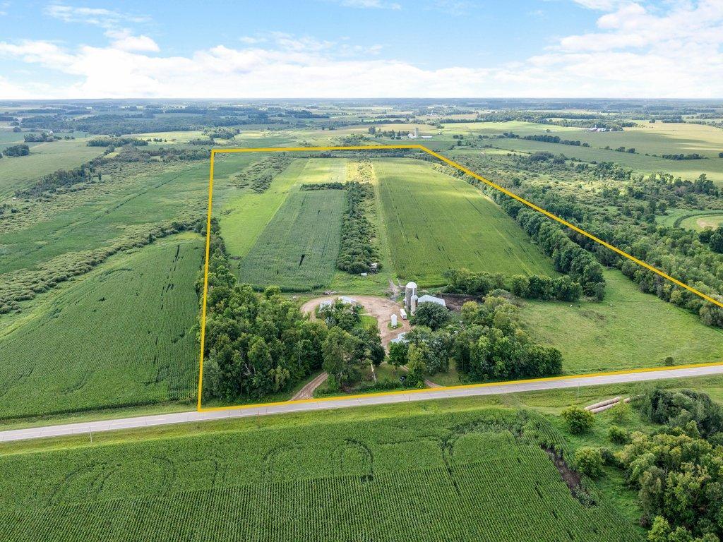 2017 single family home for sale at 13727 County Road 32 in Bertha, MN — 5 bed, 1 bath