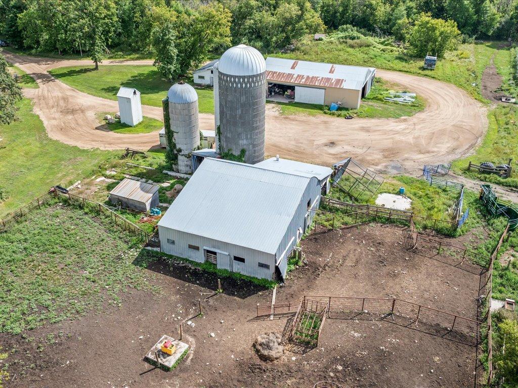 2017 single family home for sale at 13727 County Road 32 in Bertha, MN — 5 bed, 1 bath (photo 25 of 72)