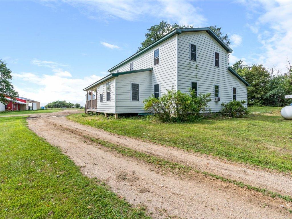 2017 single family home for sale at 13727 County Road 32 in Bertha, MN — 5 bed, 1 bath (photo 29 of 72)