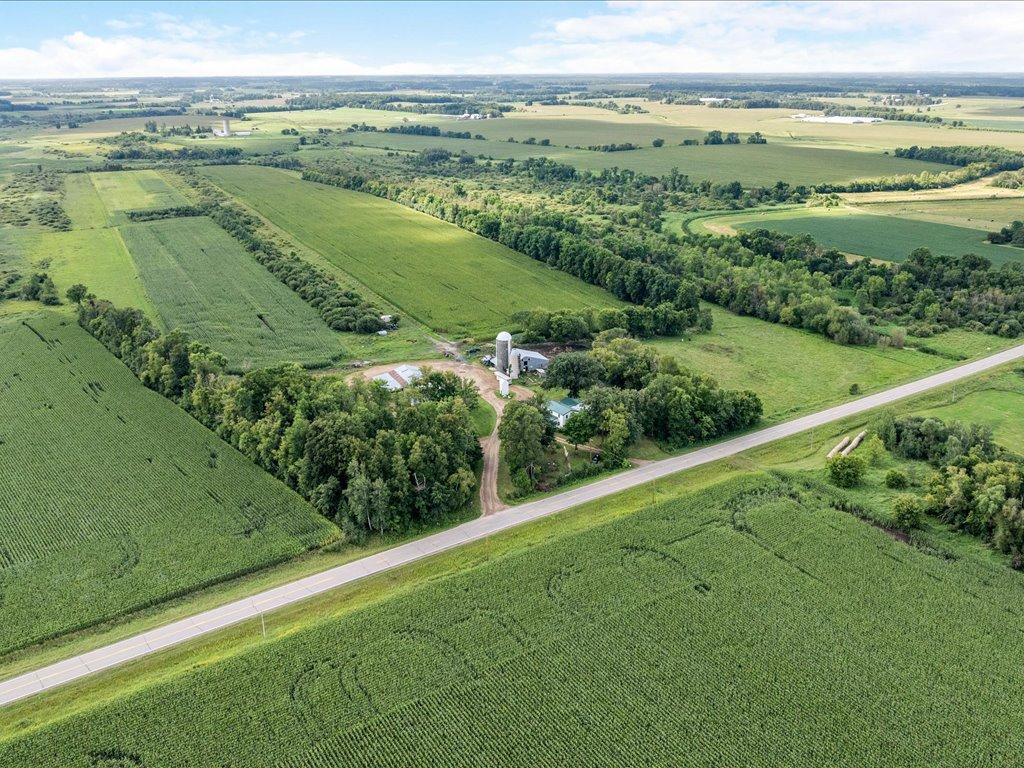 2017 single family home for sale at 13727 County Road 32 in Bertha, MN — 5 bed, 1 bath (photo 4 of 72)