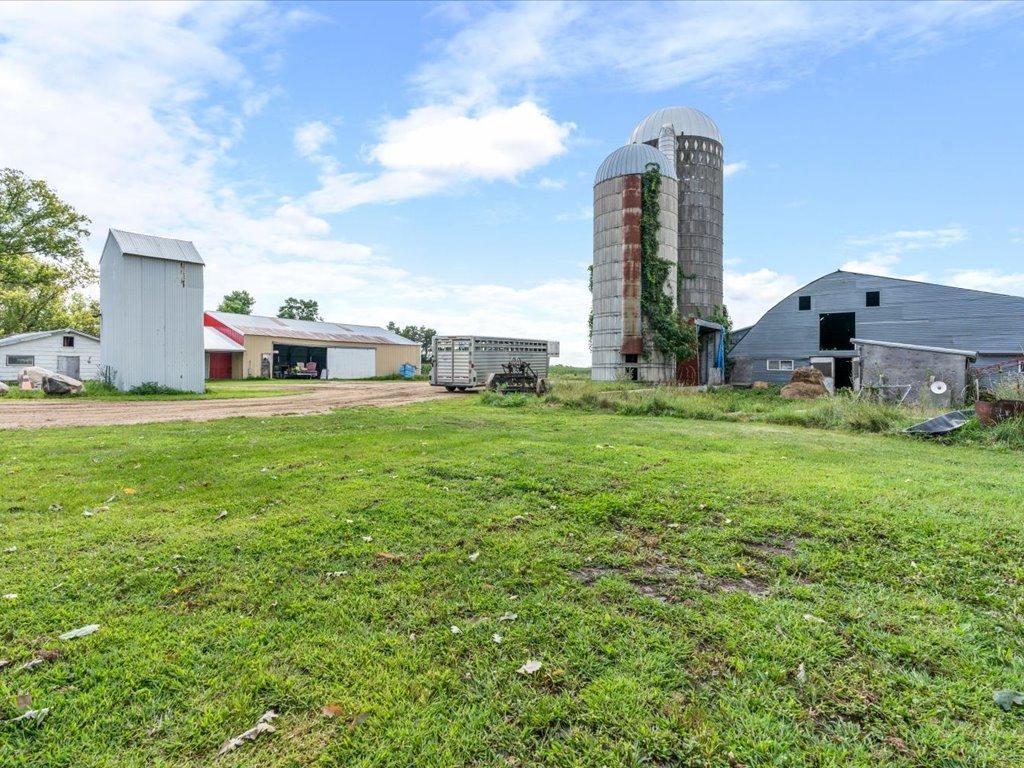 2017 single family home for sale at 13727 County Road 32 in Bertha, MN — 5 bed, 1 bath (photo 35 of 72)