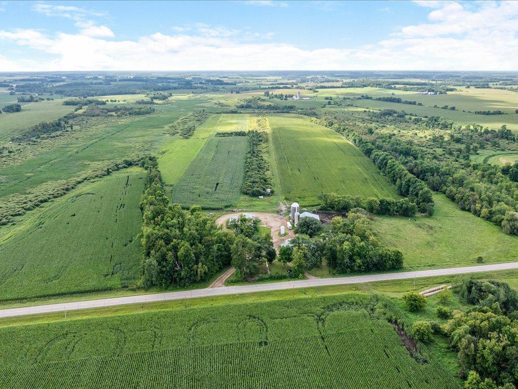 2017 single family home for sale at 13727 County Road 32 in Bertha, MN — 5 bed, 1 bath (photo 5 of 72)