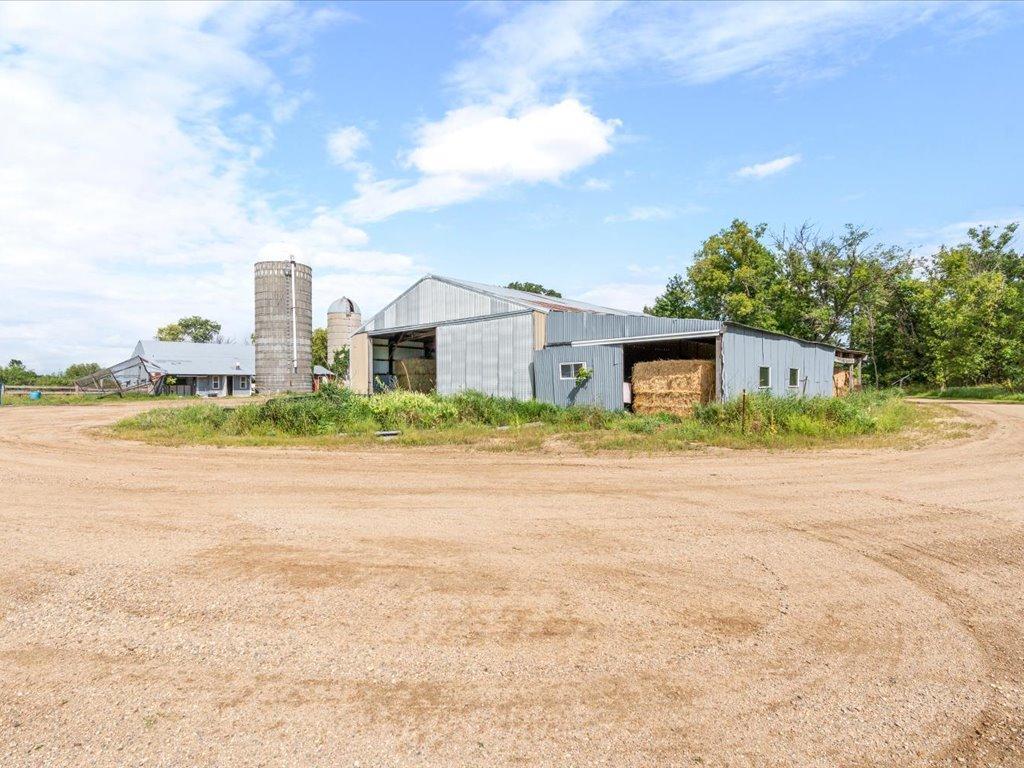 2017 single family home for sale at 13727 County Road 32 in Bertha, MN — 5 bed, 1 bath (photo 43 of 72)