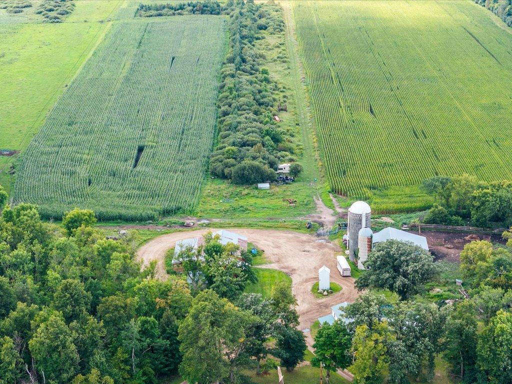 2017 single family home for sale at 13727 County Road 32 in Bertha, MN — 5 bed, 1 bath (photo 6 of 72)