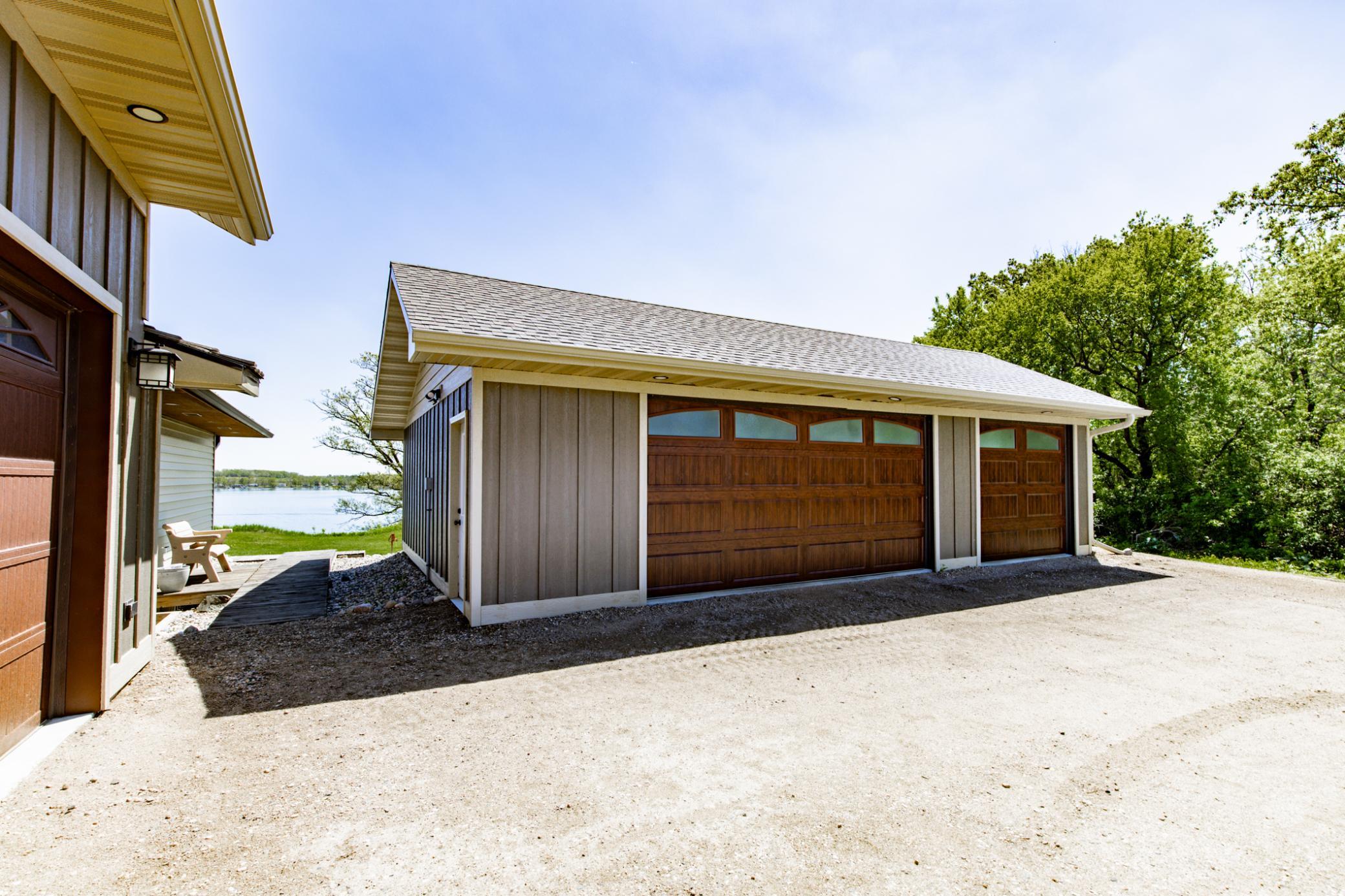 1977 single family home for sale at 36968 Co Highway 60 in Frazee, MN — 5 bed, 5 bath (photo 9 of 97)
