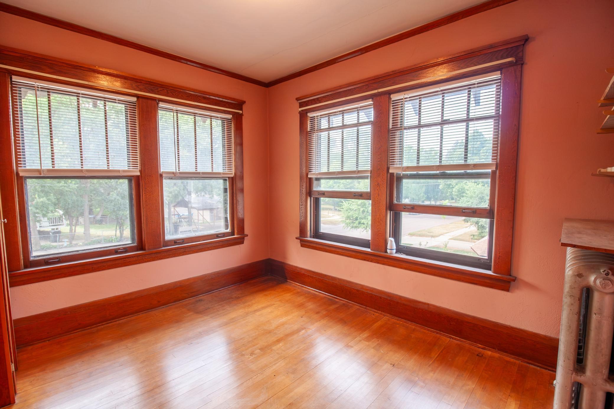 1921 single family home for sale at 622 S Union Avenue in Fergus Falls, MN — 5 bed, 3 bath (photo 22 of 34)
