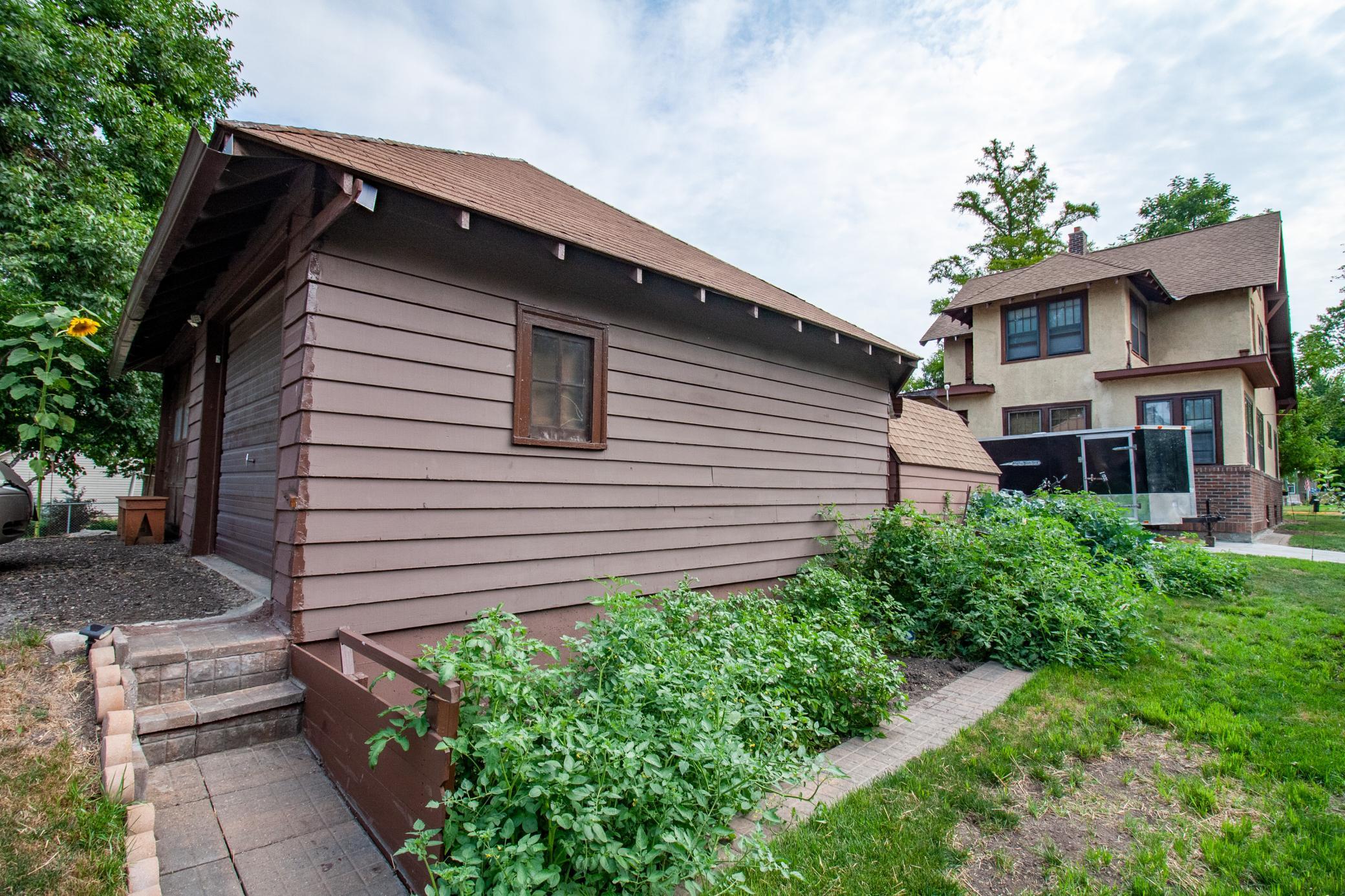 1921 single family home for sale at 622 S Union Avenue in Fergus Falls, MN — 5 bed, 3 bath (photo 5 of 34)