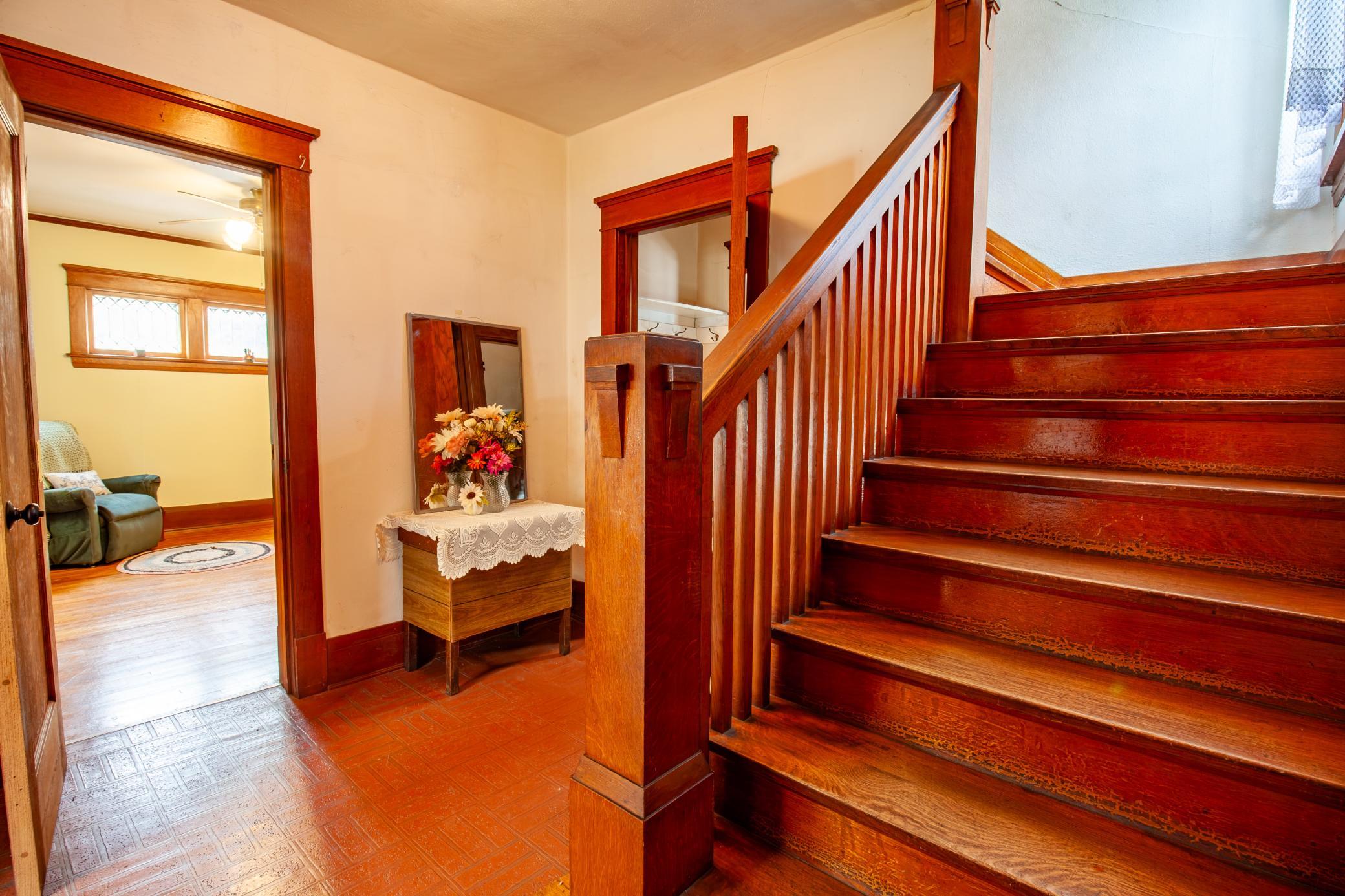 1921 single family home for sale at 622 S Union Avenue in Fergus Falls, MN — 5 bed, 3 bath (photo 8 of 34)